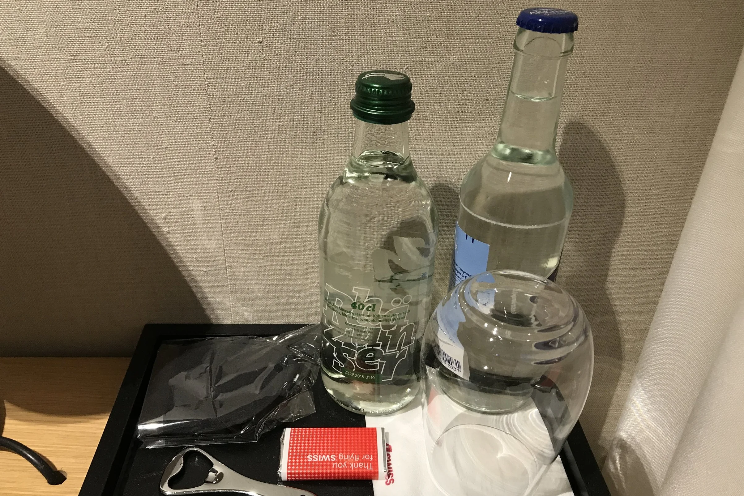 Swiss First Class Lounge Zurich – Day room still & sparkling water