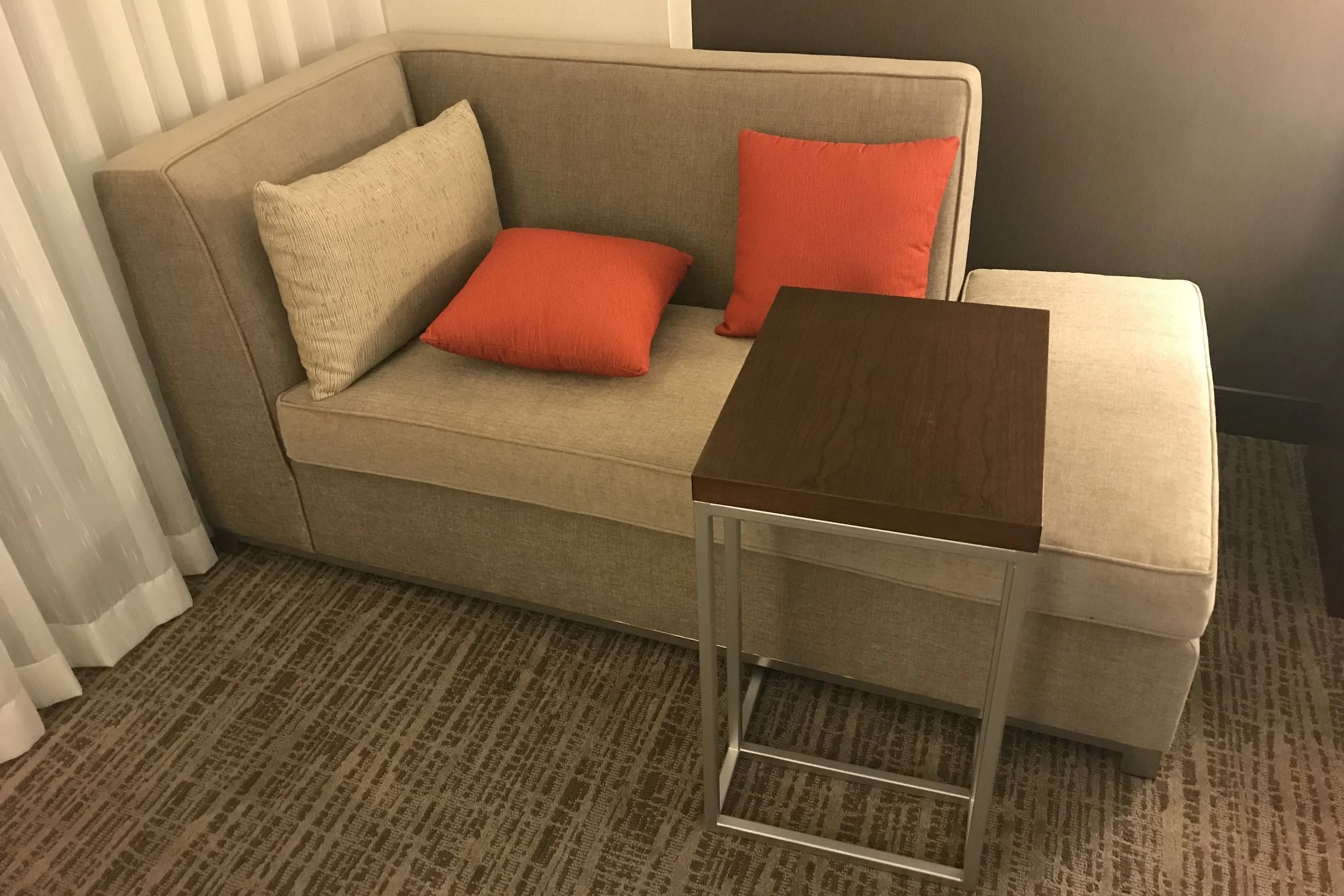 Marriott In-Terminal Hotel Calgary Airport – Daybed