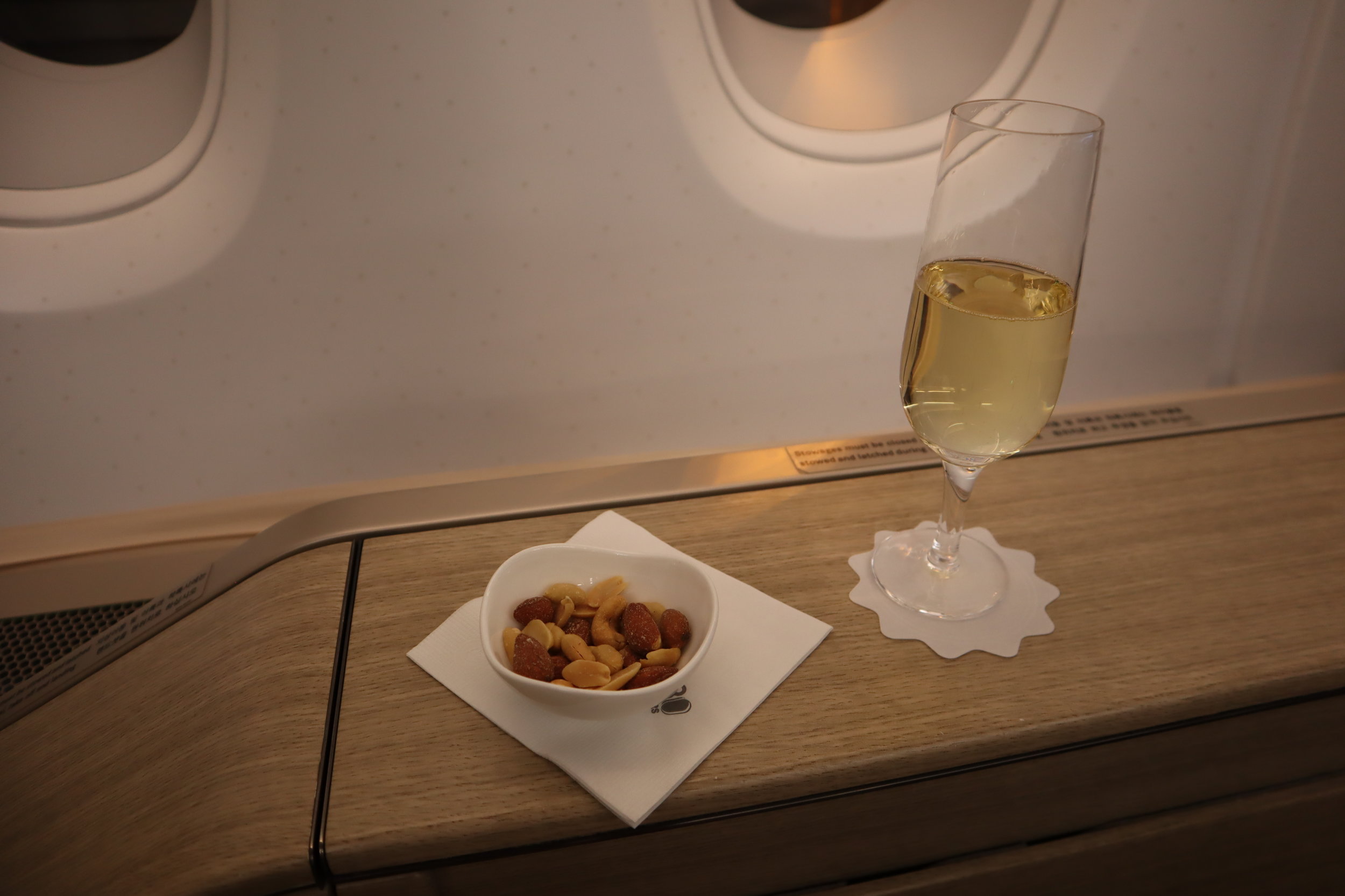 Asiana Airlines First Class – Welcome champagne