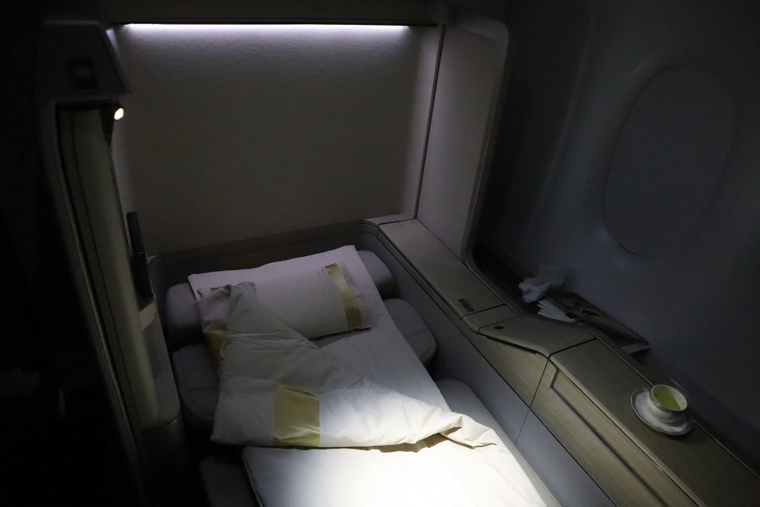 Asiana Airlines First Class – Lie-flat bed