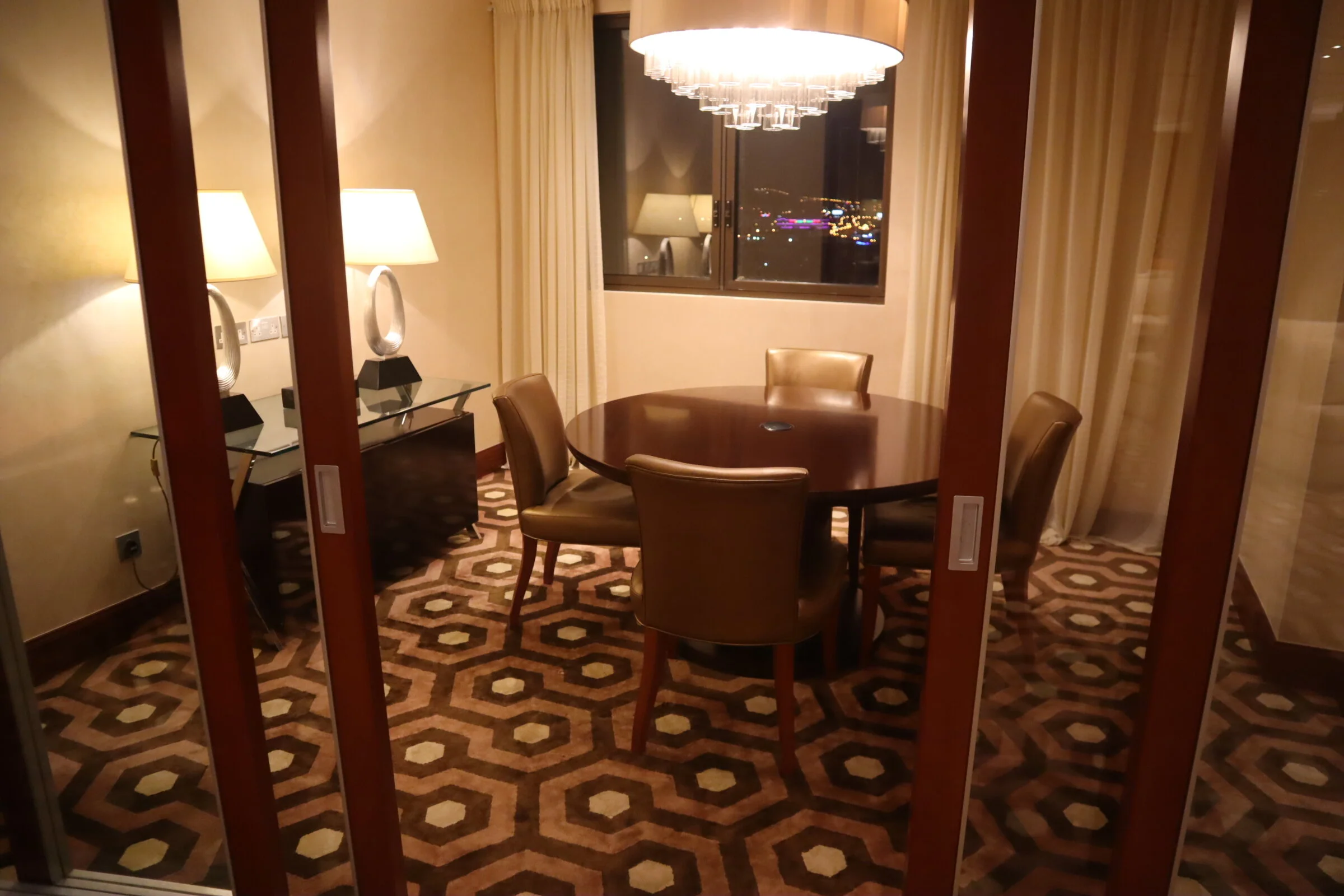 Sheraton Oman – Sheraton Club conference room