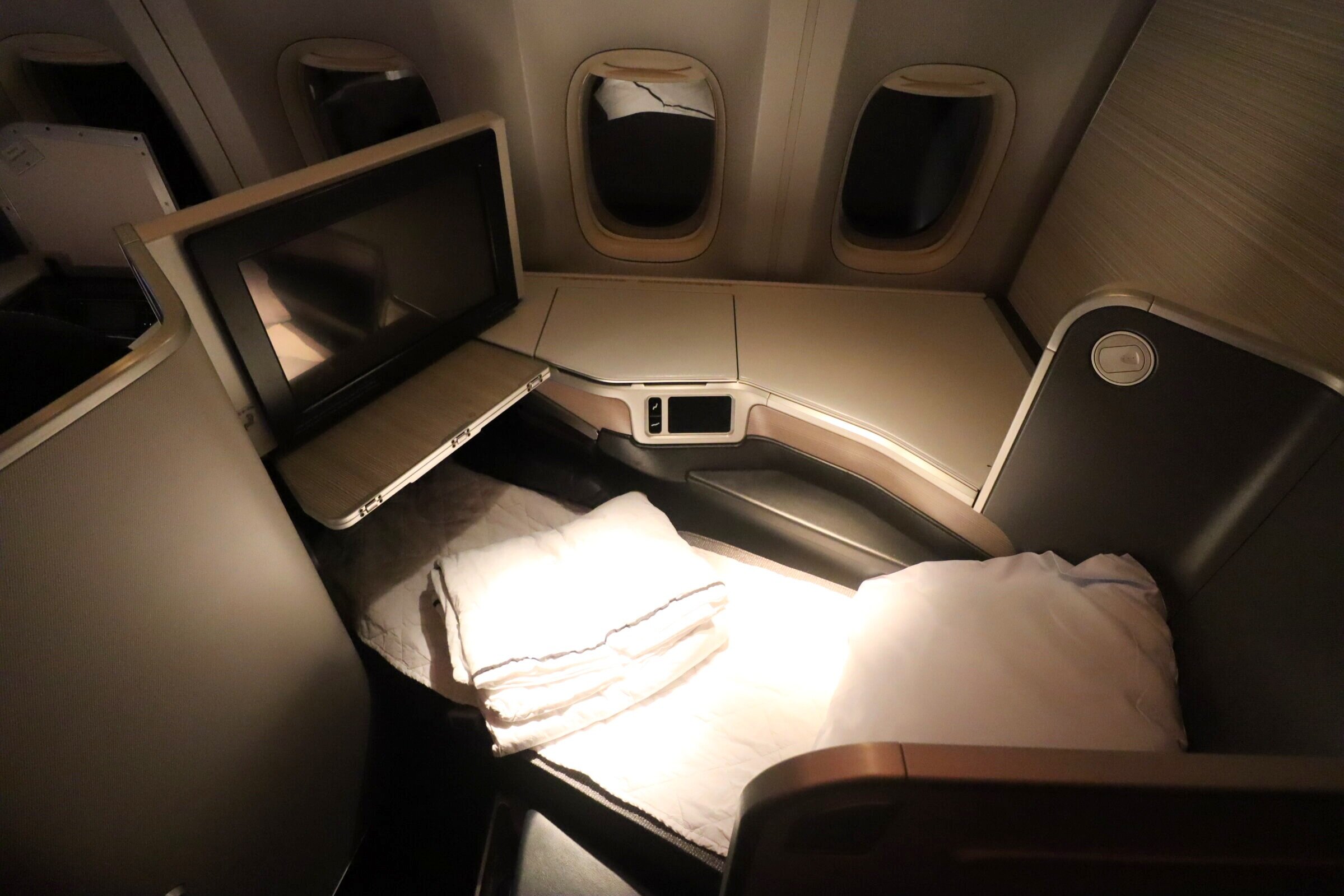 Review Air Canada 777 Business Class Montreal to London Prince of Travel