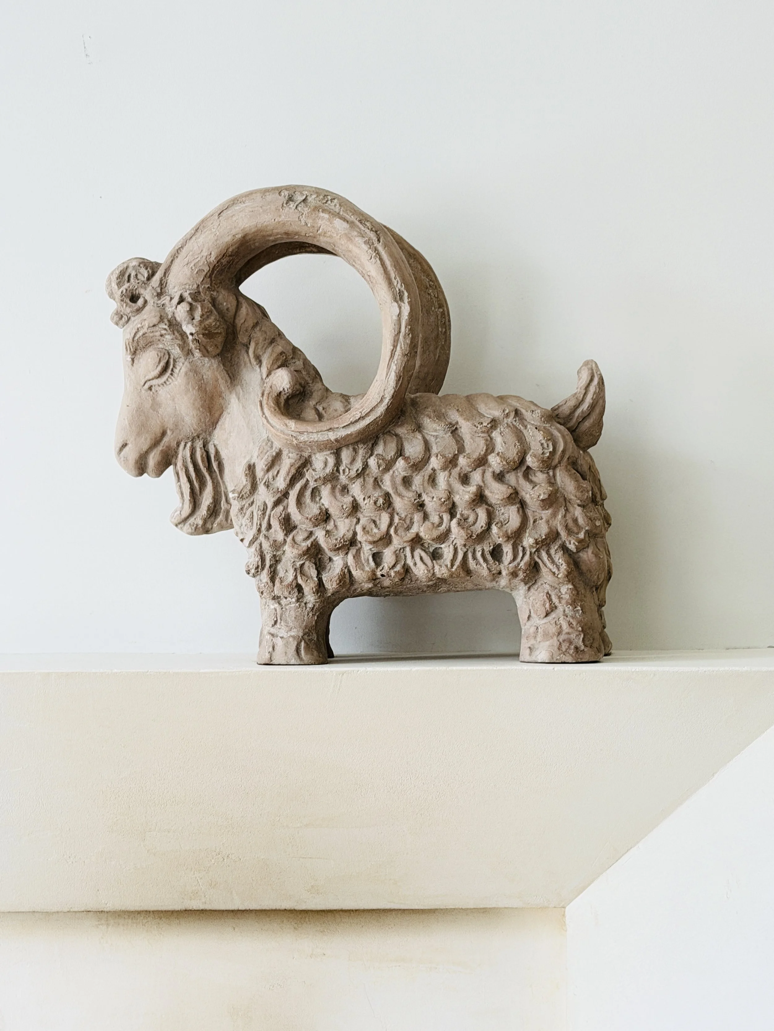 MATERI(A)NTIQUES MEDIUM PALE PINK OUTDOOR CAST RAM FIGURINE 472-A(2).jpg