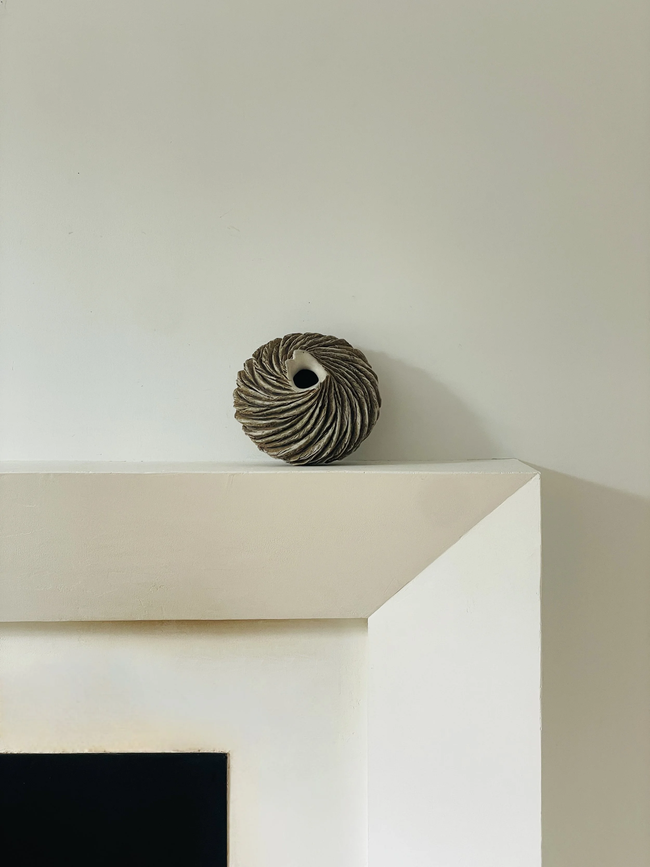 MATERI(A)NTIQUES MEDIUM STUDIO CERAMIC IVORY : GREIGE OVAL TWIST VASE(4).jpg