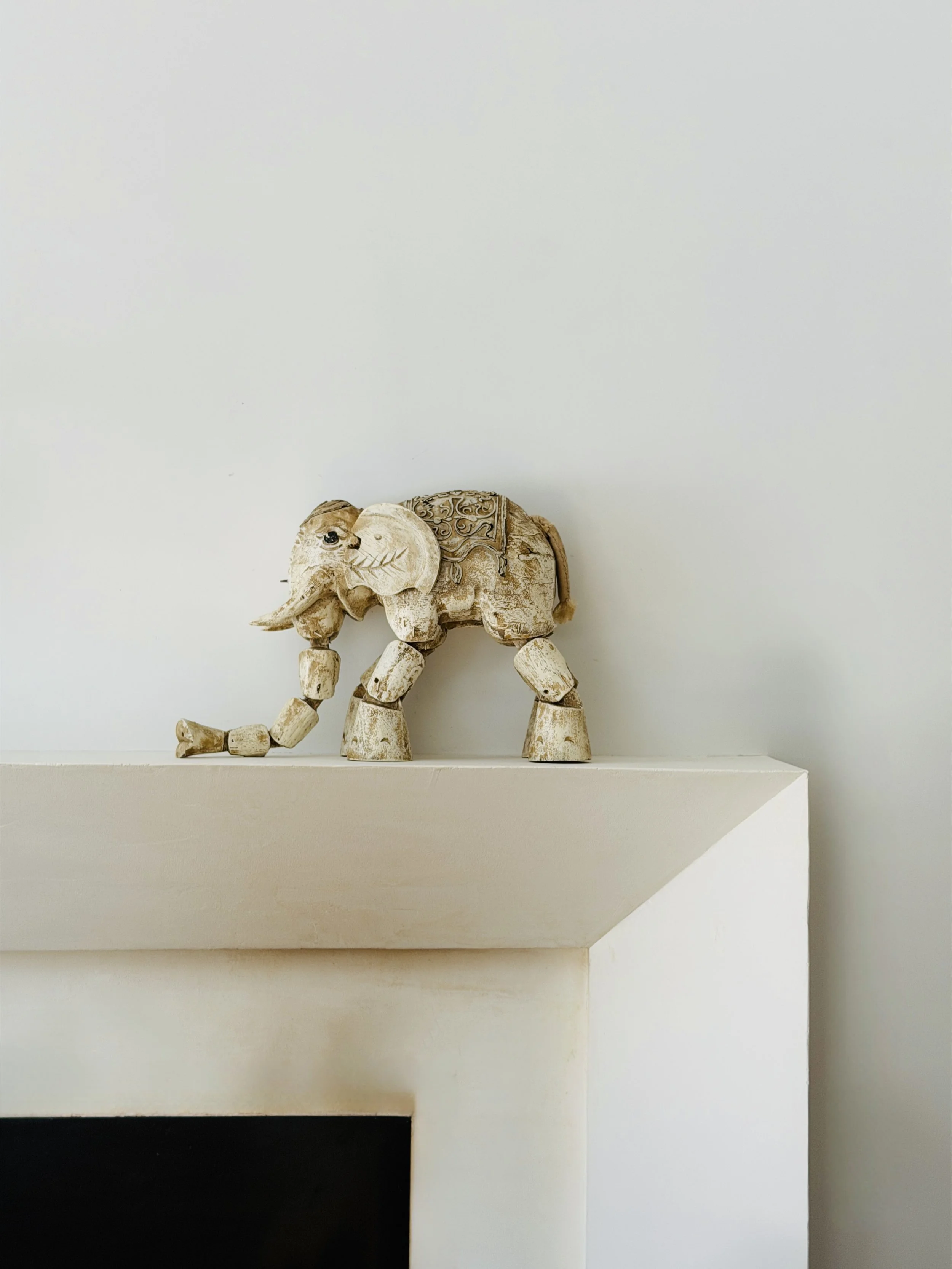 MATERI(A)NTIQUES LARGE IVORY CARVED WOOD MOBILE JOINT ELEPHANT FIGURINE.1.jpg