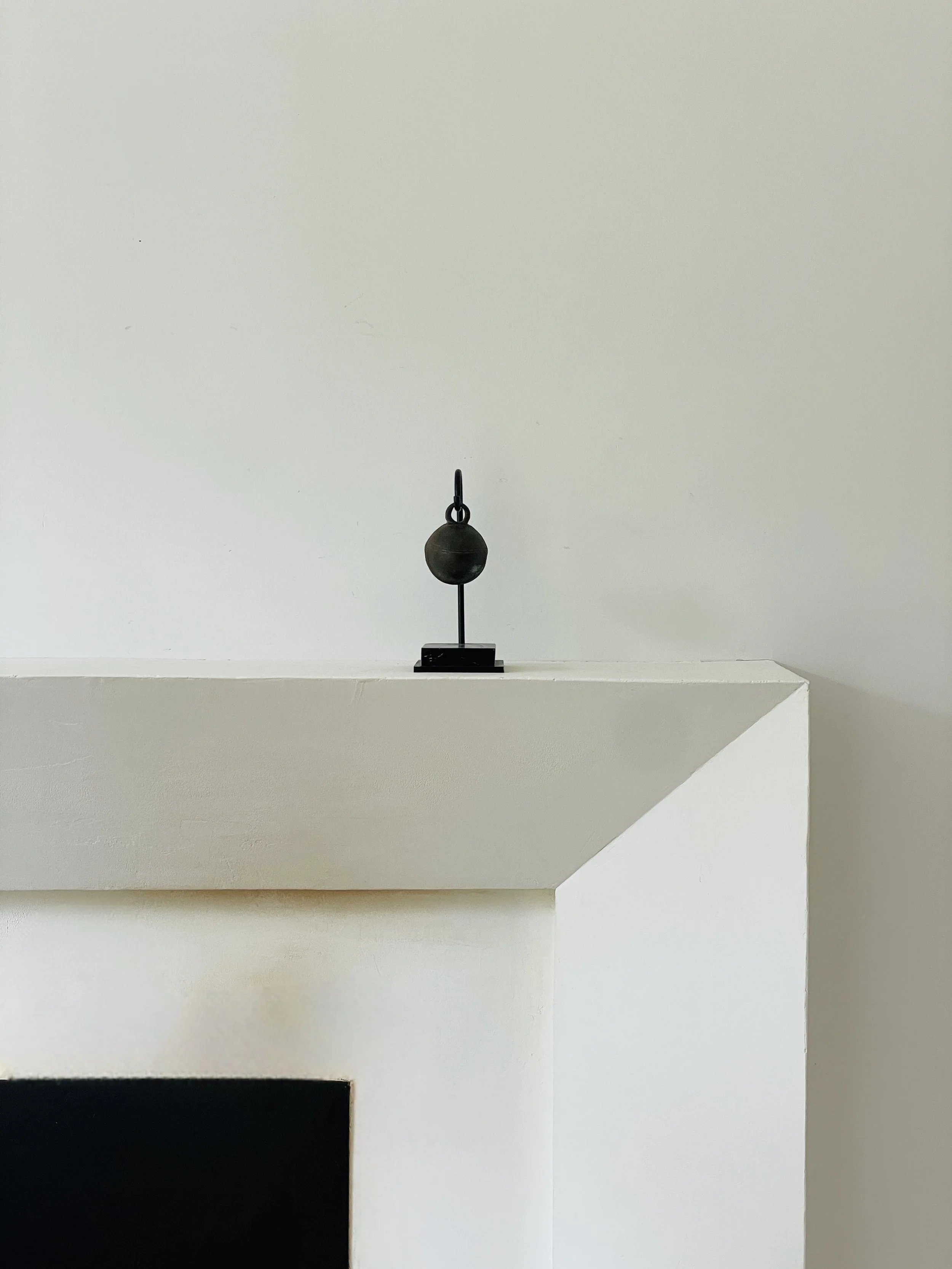 MATERI(A)NTIQUES BRONZE BURMESE BELL WITH HORIZONTAL LINES.jpg
