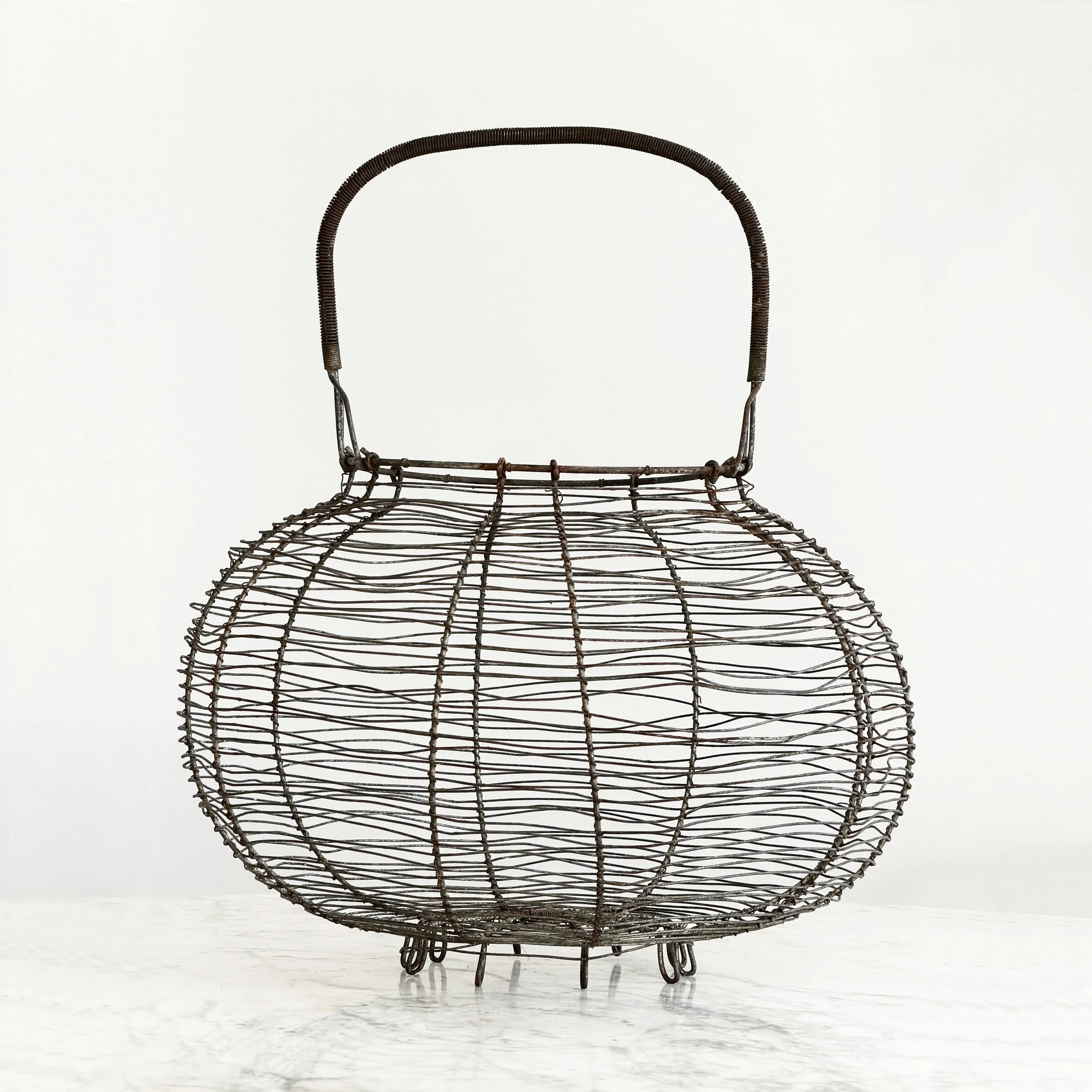 MATERI(A)NTIQUES EXTRA LARGE WIREWORK EGG BASKET WITH LARGE HANDLE.jpg
