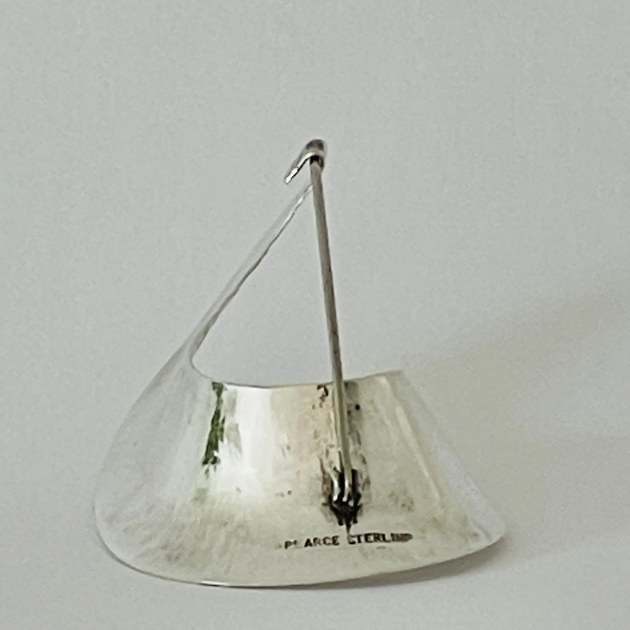 MATERI(A)NTIQUES UNISEX STERLING SPIRAL BROOCH(2).jpg