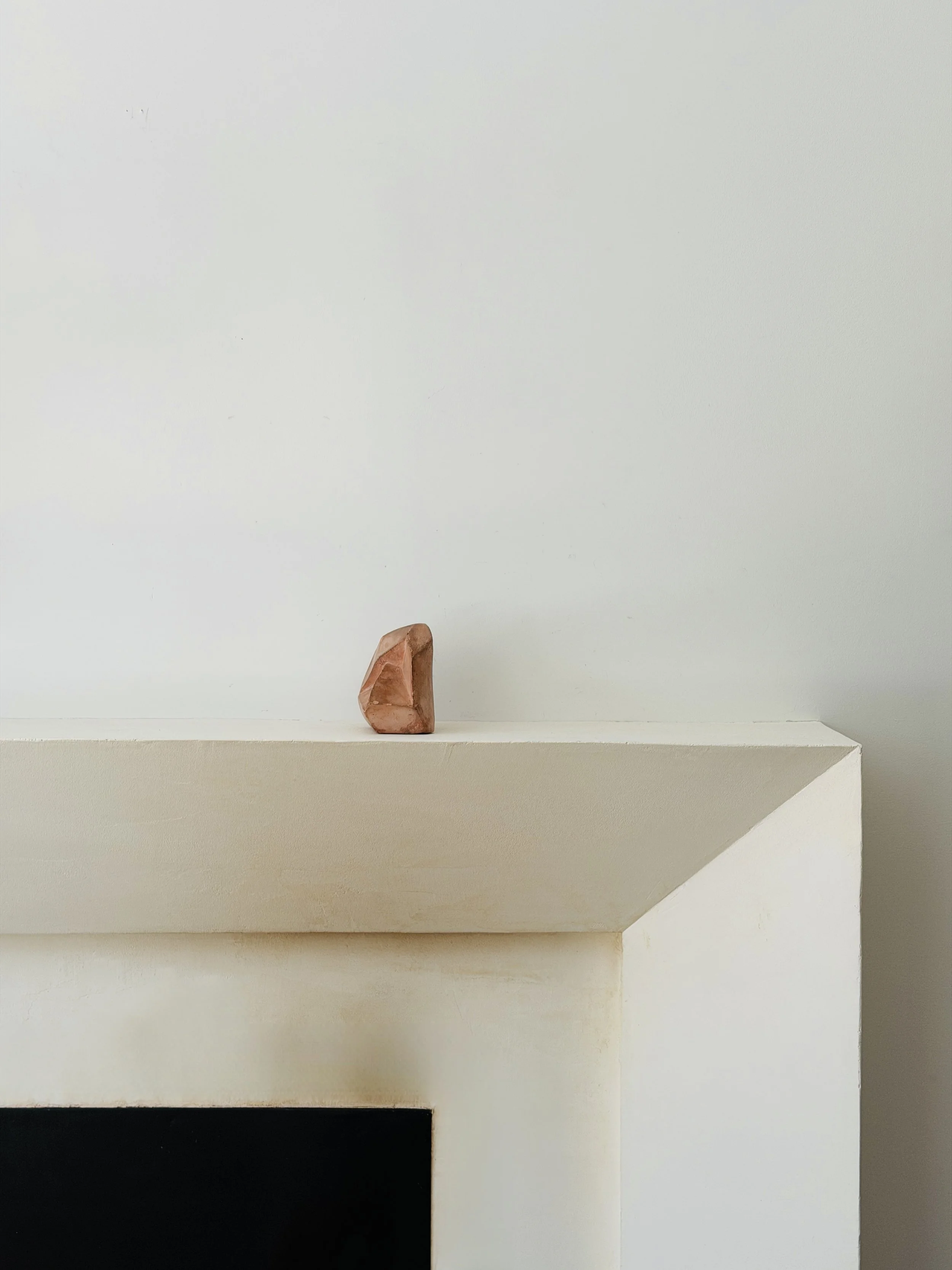 MATERI(A)NTIQUES SMALL MID CENTURY TERRA COTTA ANGLUAR HEAD SCULPTURE.2.jpg