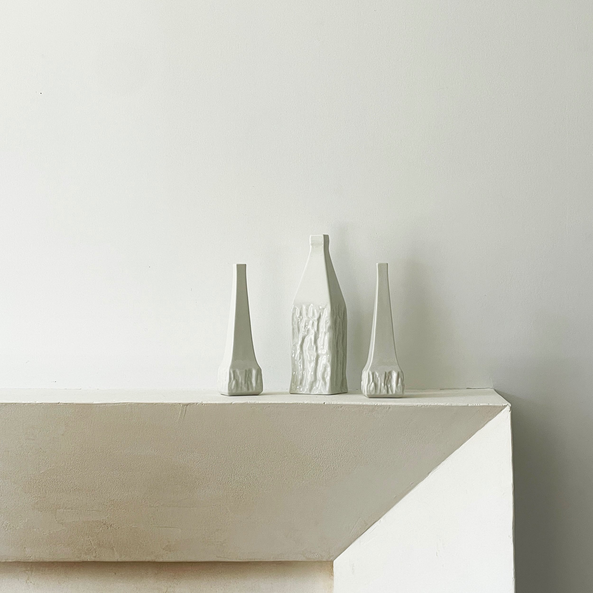 MATERI%28A%29NTIQUES+SET+OF+2+SMALL+AND+ONE+MEDIUM+GERMAN+PORCELAIN+SQUARE+BUD+VASES%284%29.jpg