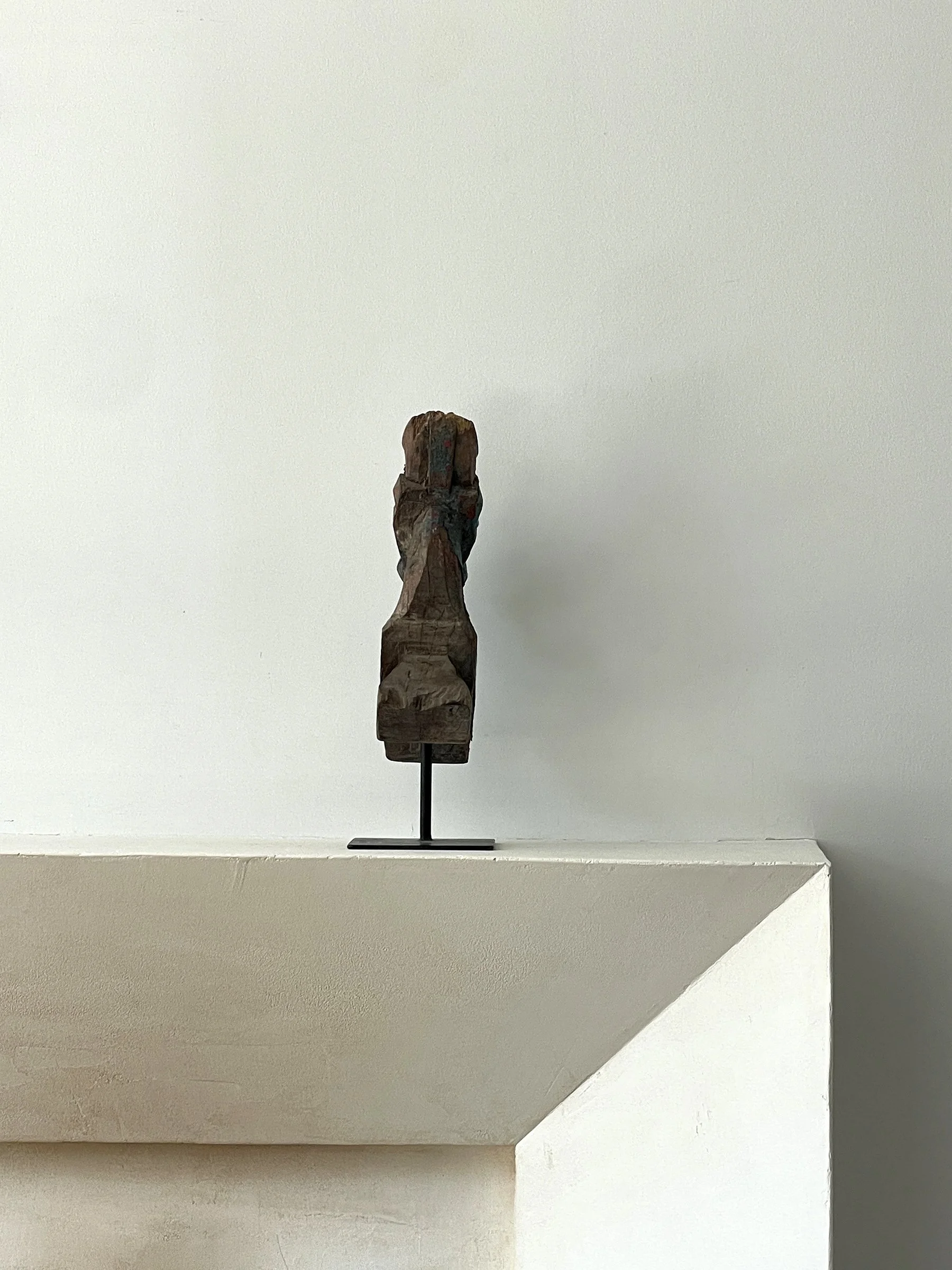 MATERI(A)NTIQUES WOODEN HORSEHEAD DECORATIVE FRGMENT MOUNTED ON BAS