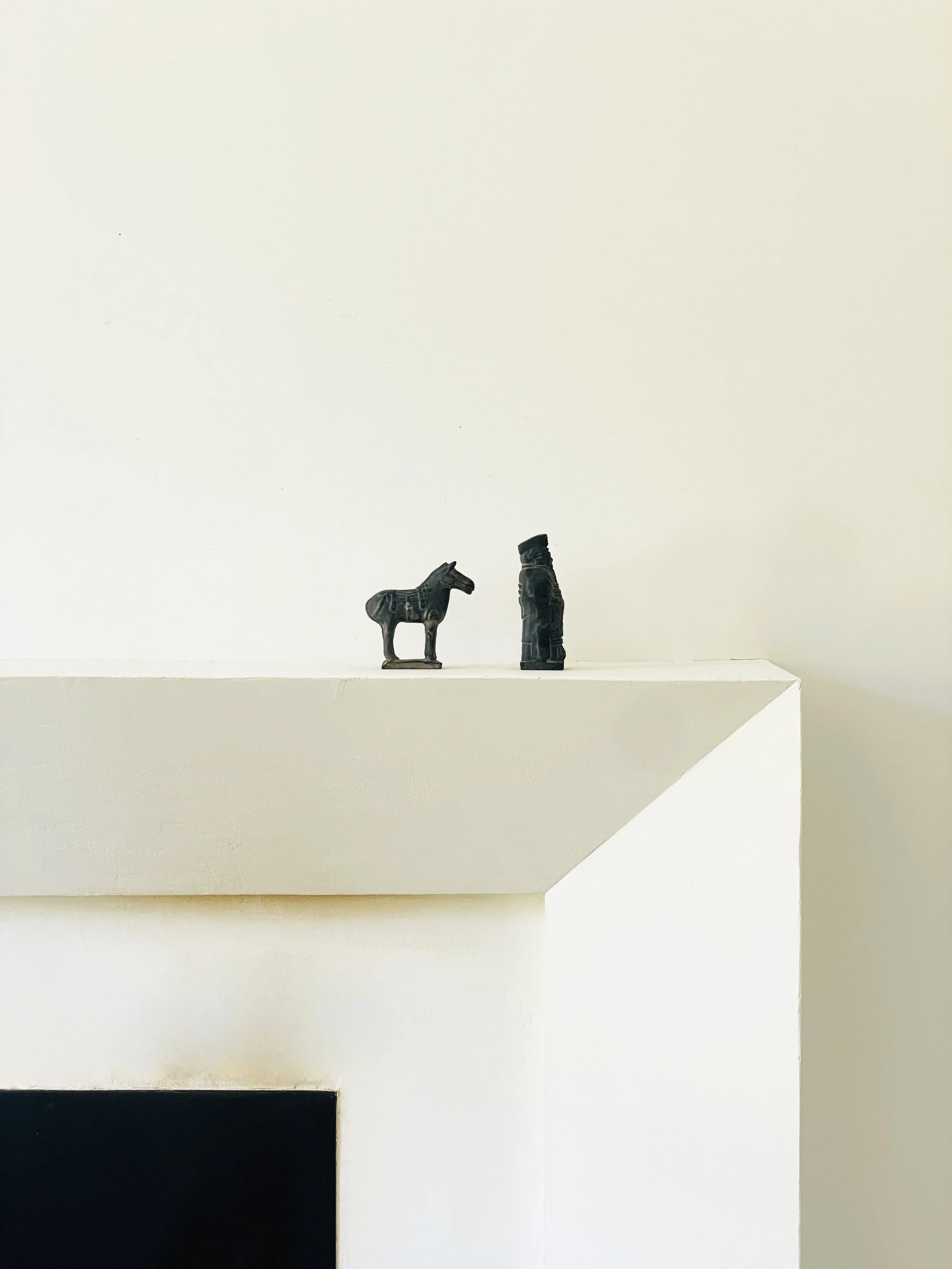 MATERI(A)NTIQUES SMALL CARVED MAN AND HORSE FIGURINES(6).jpg