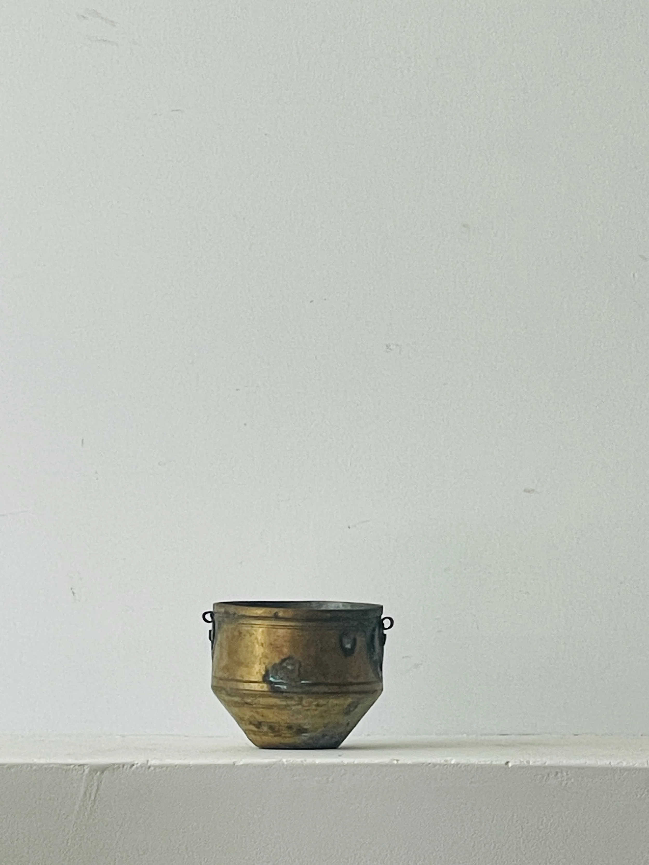 MATERI(A)NTIQUES SMALL BRASS VESSLE WITH TINY HANDLES(2).jpg