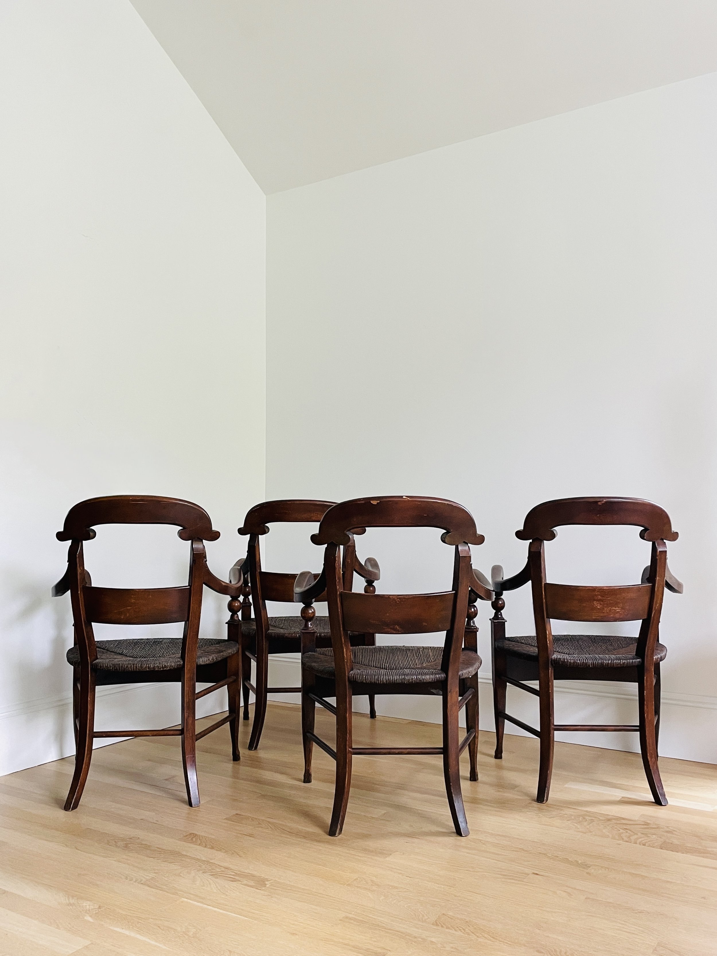 MATERI(A)NTIQUES STAINED WOOD 4 PC DINING CHAIR SET(3).jpg