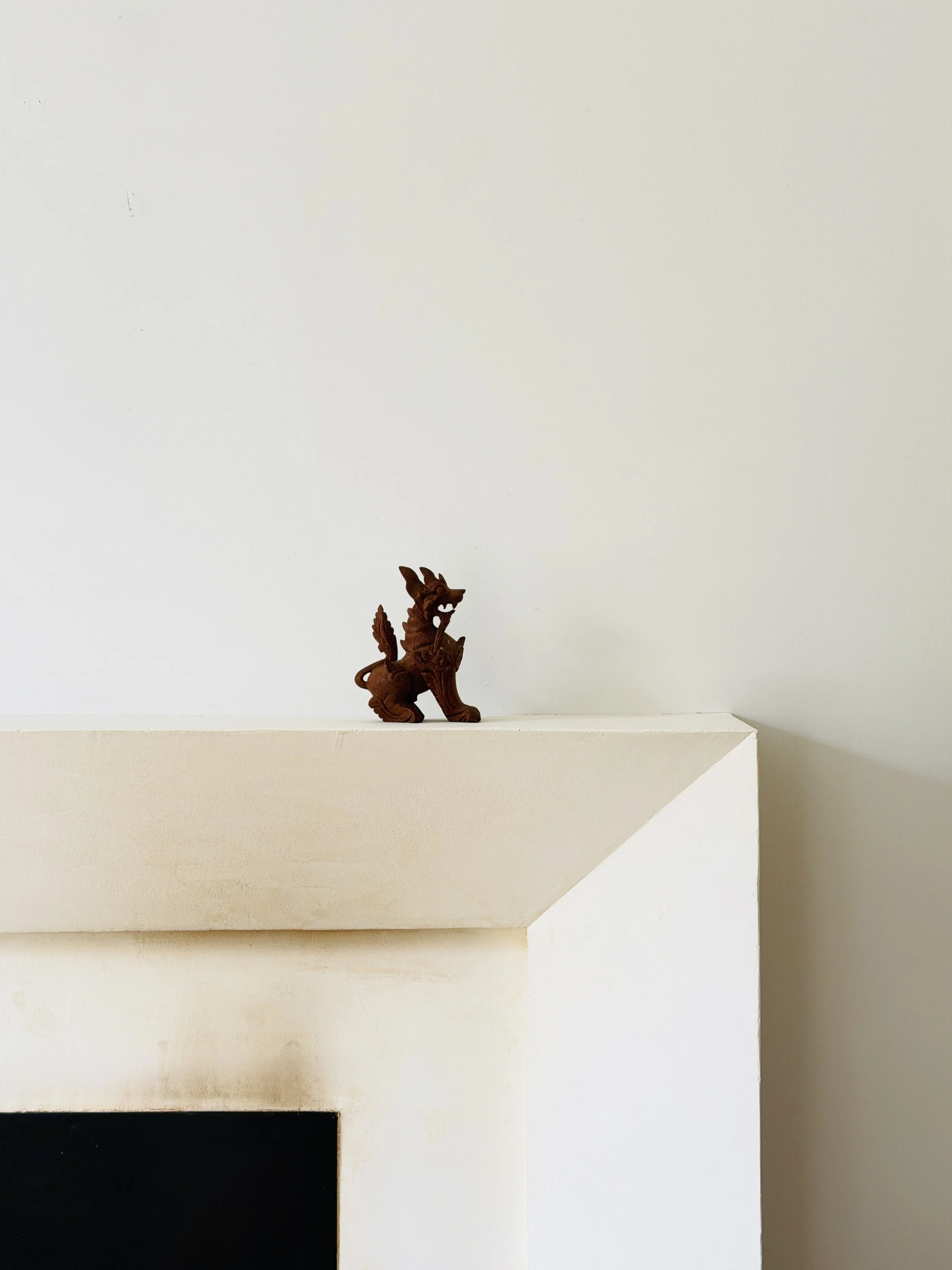 MATERI(A)NTIQUES MEDIUM CARVED WOODEN FOO DOG 478-A(4).jpg