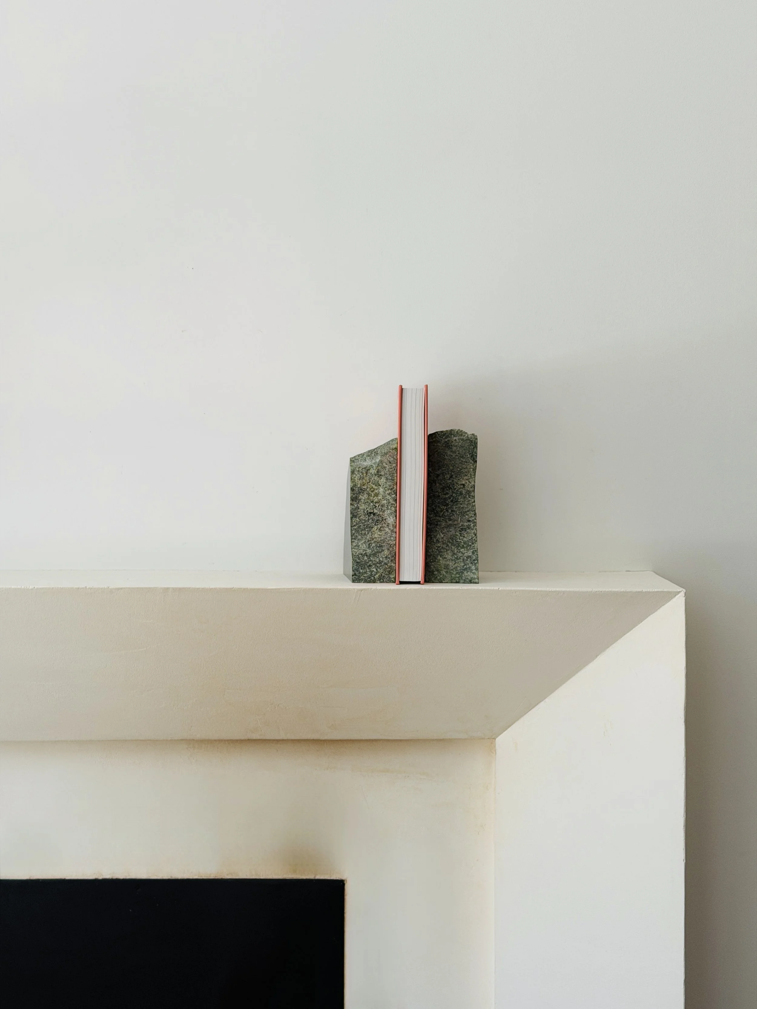 MATERI(A)NTIQUES MEDIUM GREEN STONE BOOKENDS.5.jpg