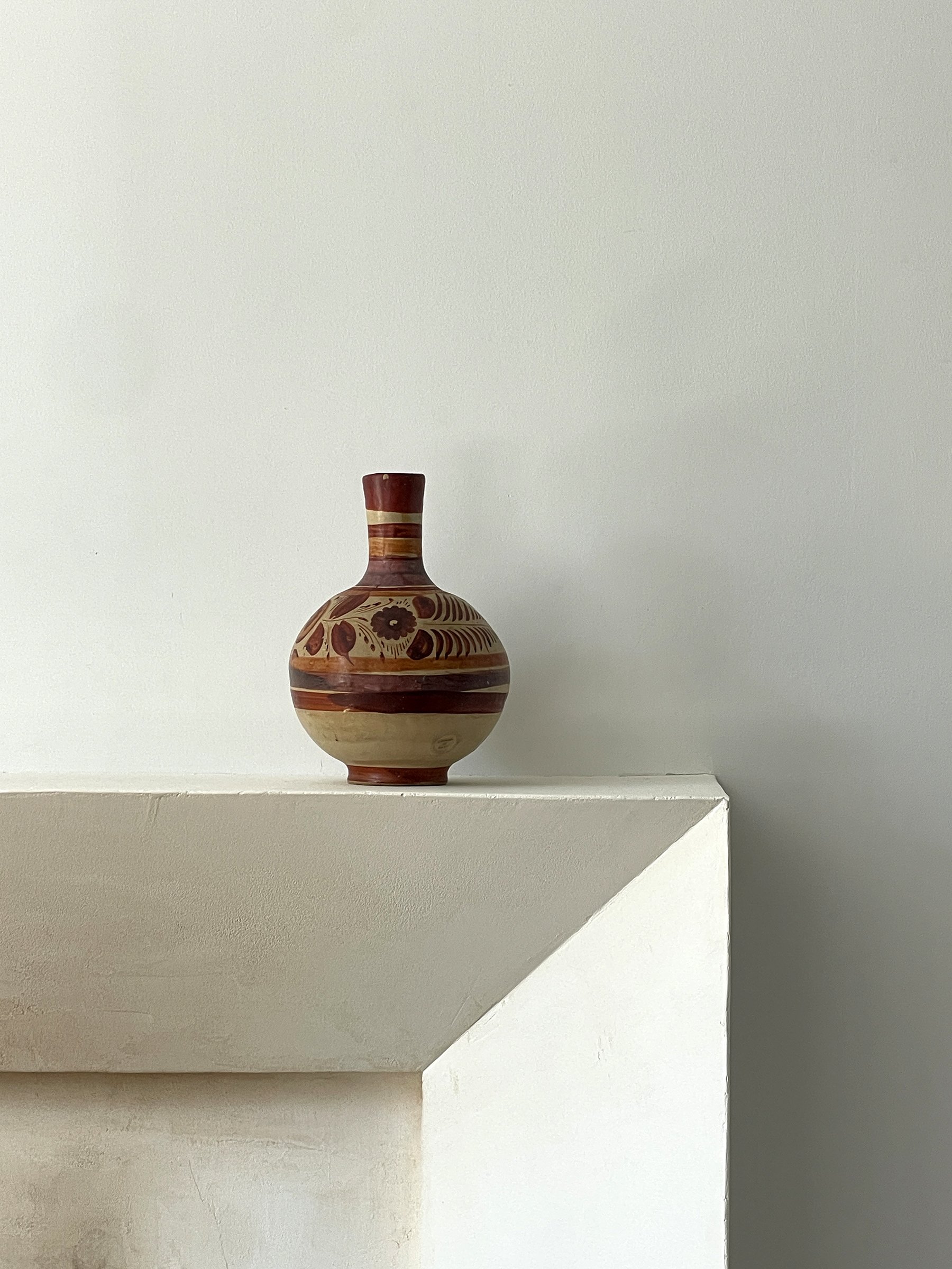 MATERI(A)NTIQUES MEDIUM MEXICAN CLAY FLORAL VASE.jpg