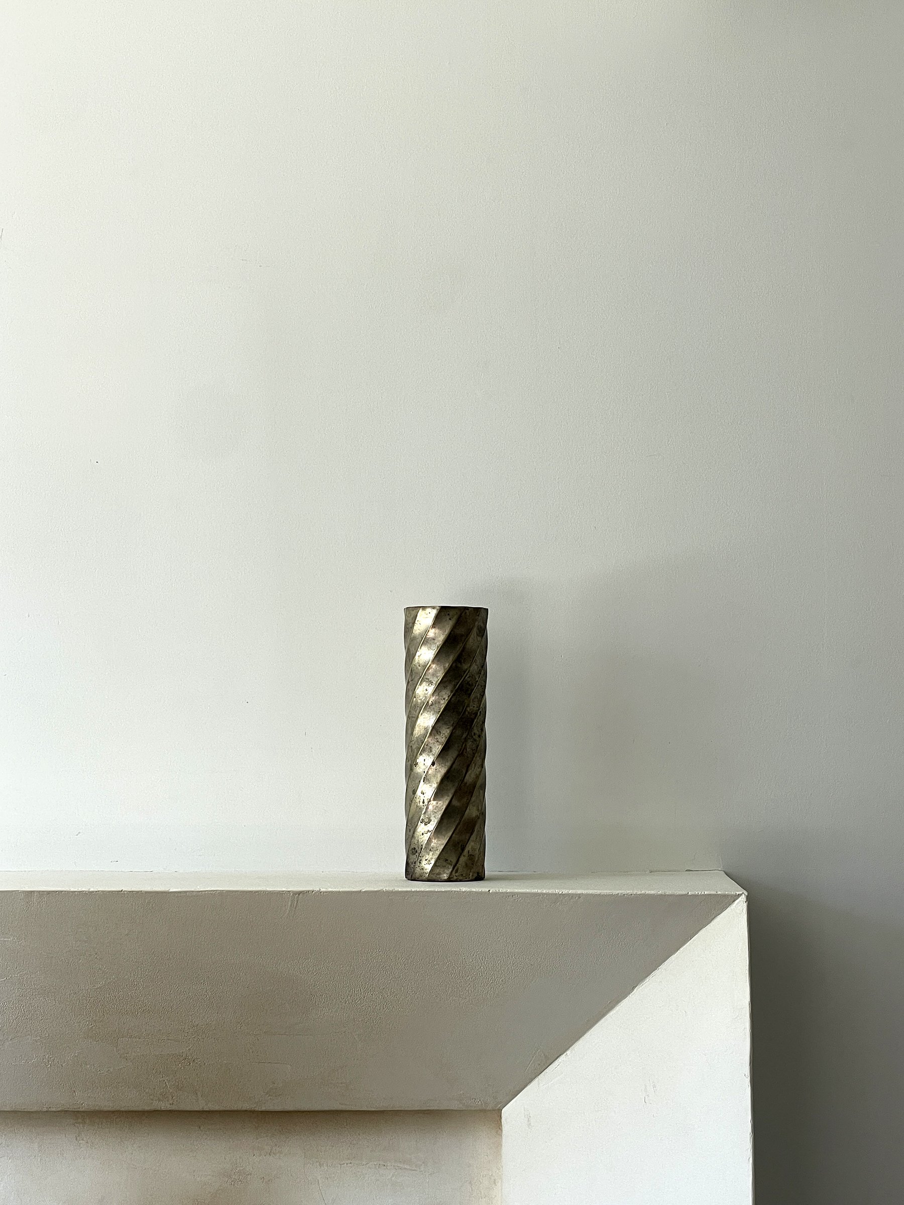 MATERI(A)NTIQUES MEDIUM METAL TWIST VASE(3).jpg