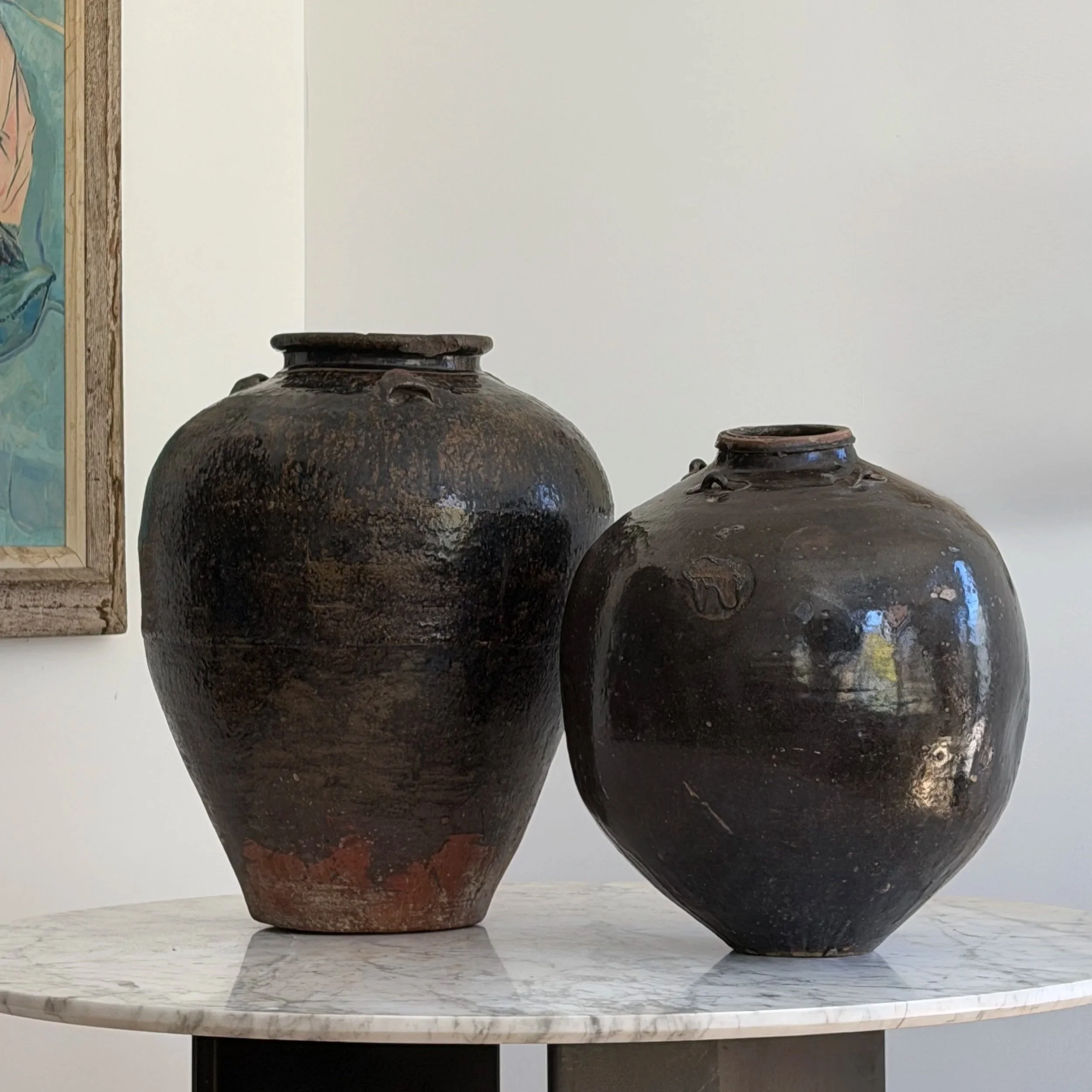 MATERI%28A%29NTIQUES+EXTRA+LARGE+AND+LARGE+DARK+BROWN+ROUND+CHINESE+URN+WITH+SMALL+HANDLE+DETAILS+561-A%288%29.jpg