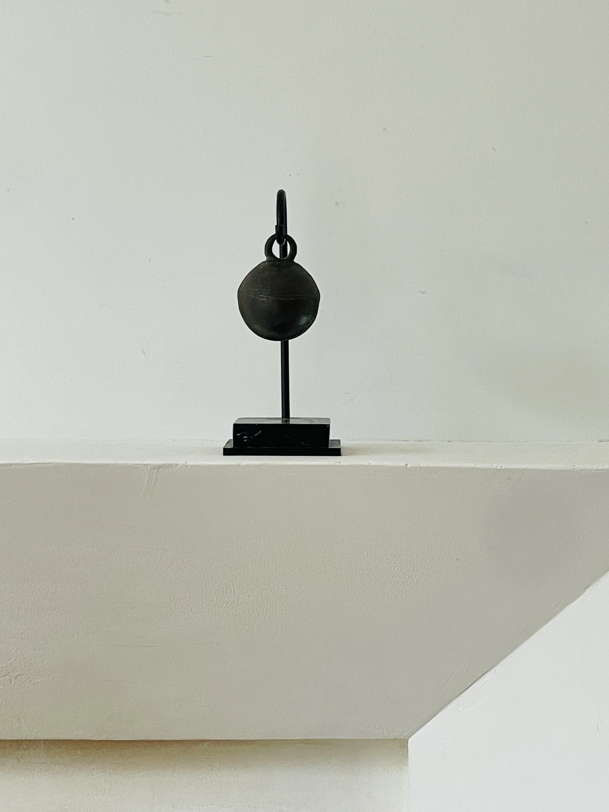MATERI(A)NTIQUES BRONZE BURMESE BELL WITH HORIZONTAL LINES(2).jpg