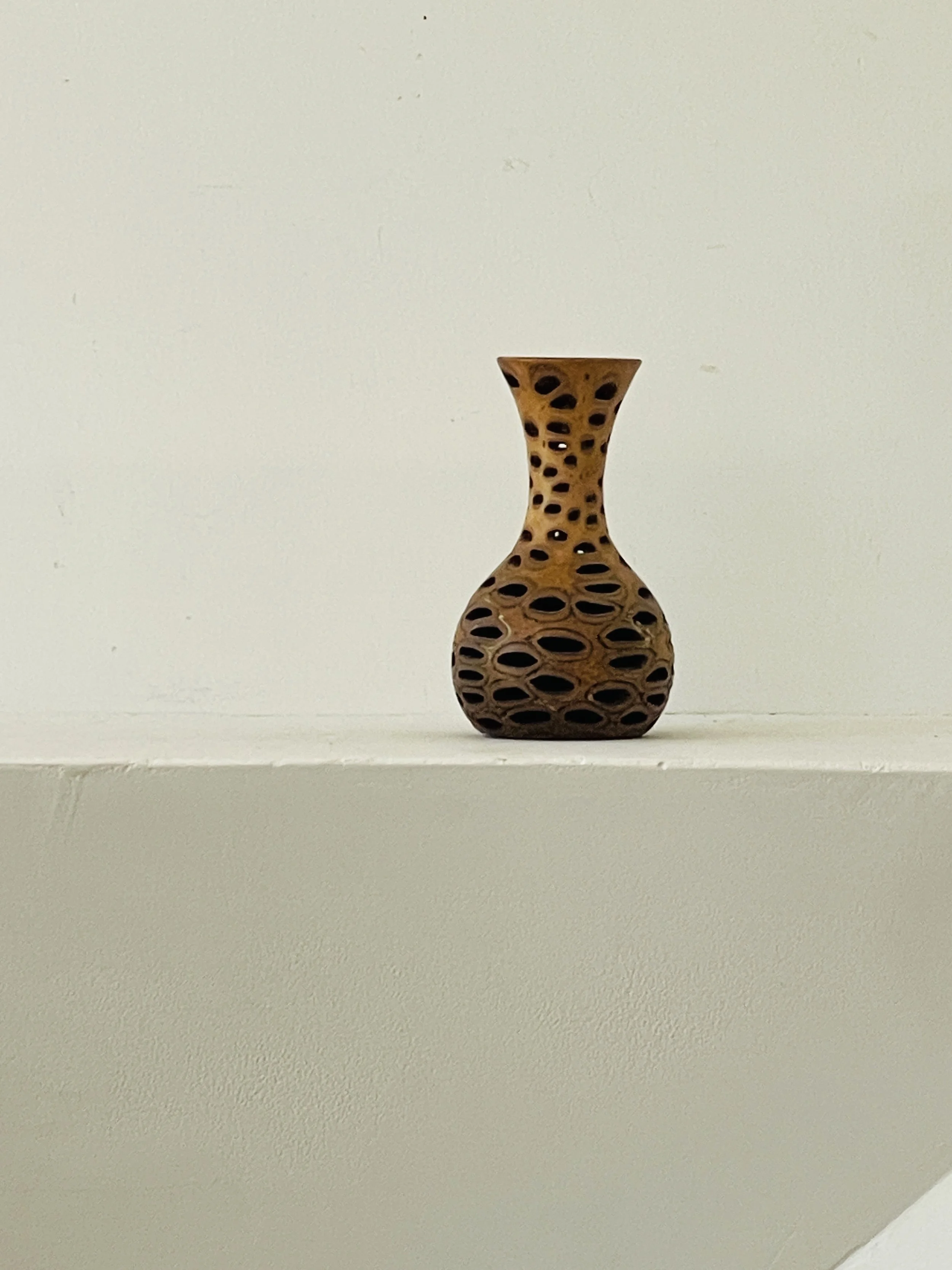 MATERI(A)NTIQUES SMALL NUT BUD VASE(2).jpg