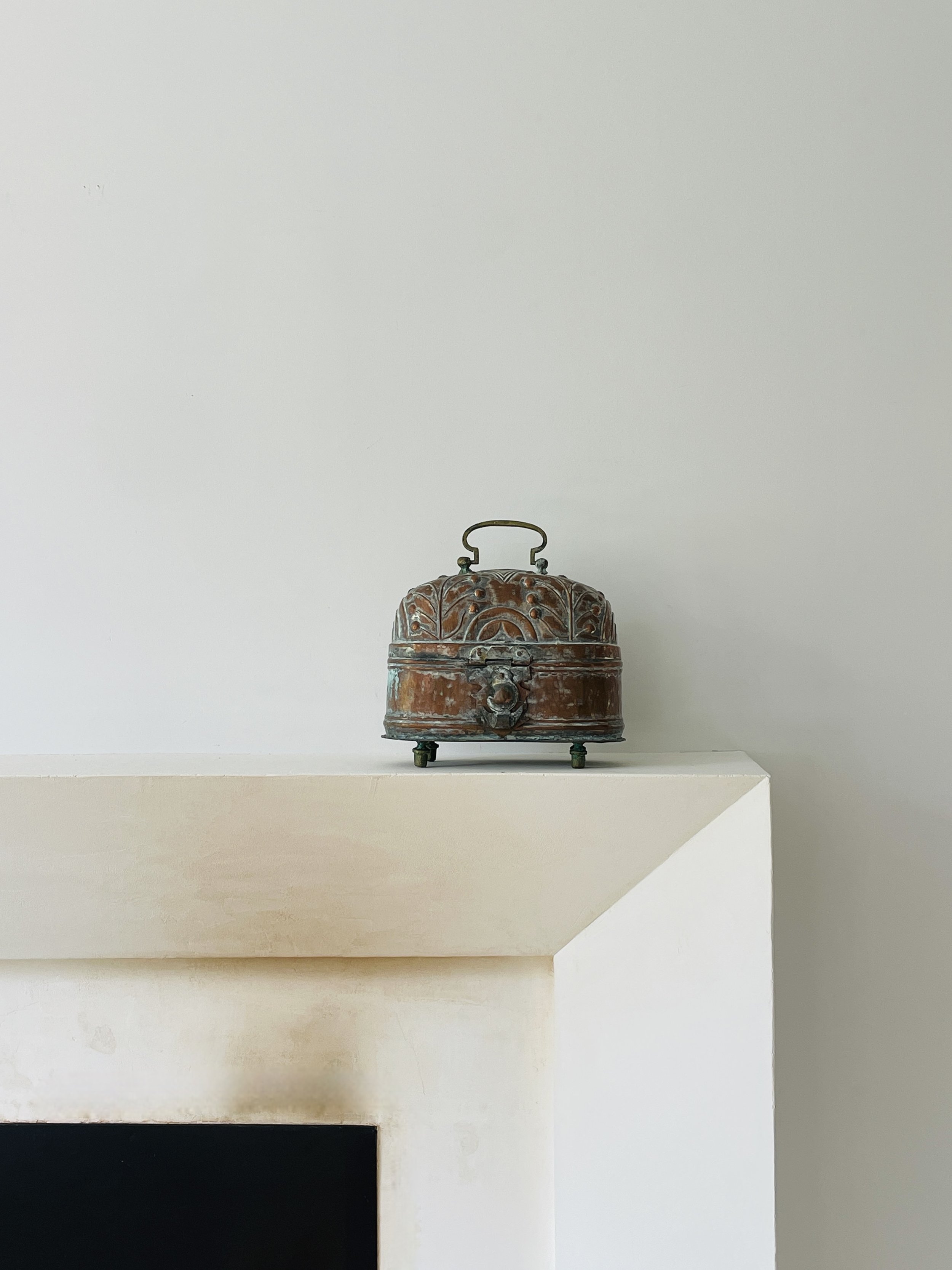 MATERI(A)NTIQUES DETAILED COPPER FOOTED BOX WITH LID(7).jpg