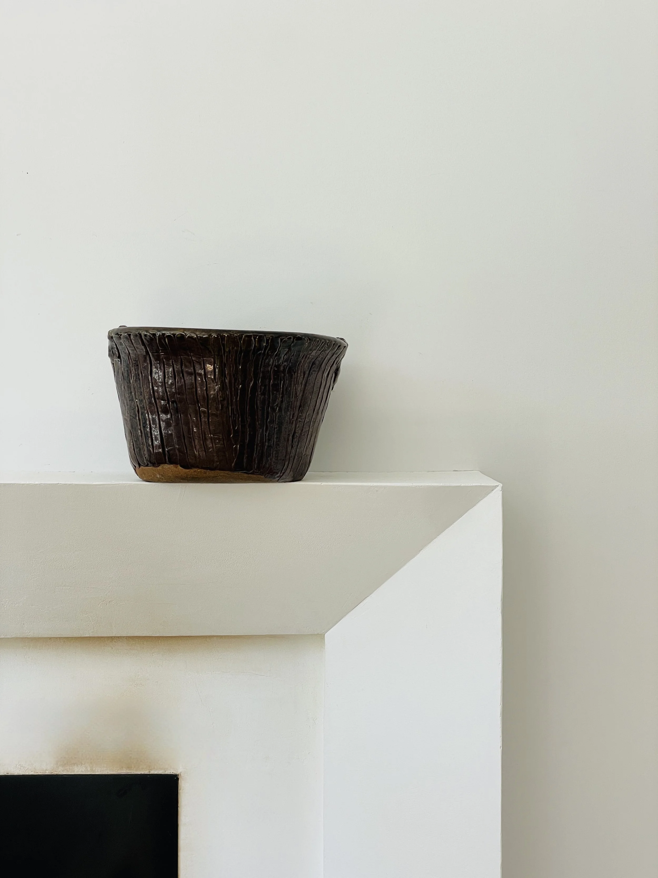 MATERI(A)NTIQUES LARGE EARTHTONED STUDIO POTTERY BOWL(2).jpg
