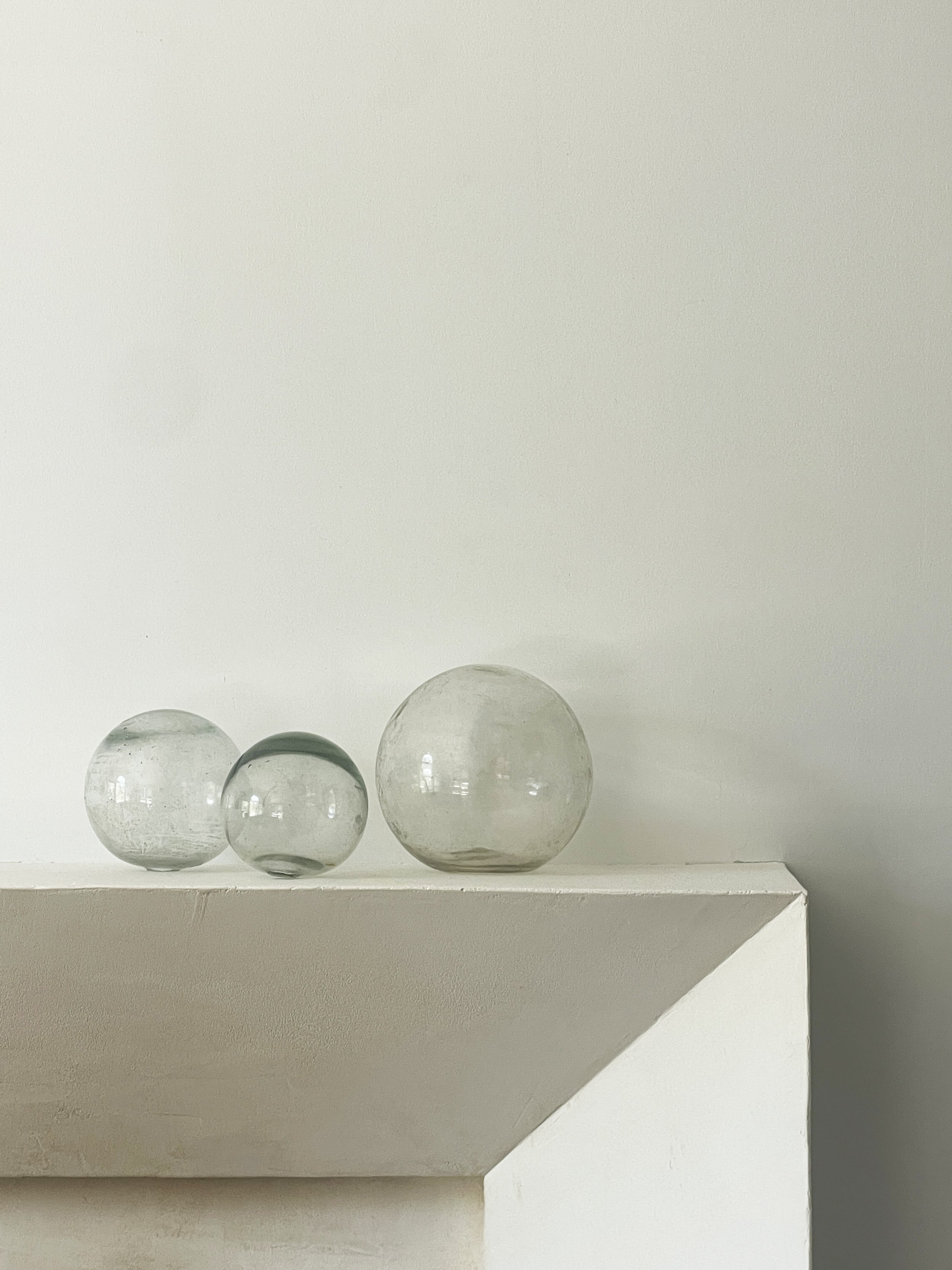 MATERI(A)NTIQUES SET OF THREE CLEAR GLASS SEIN FLOATS(3).jpg