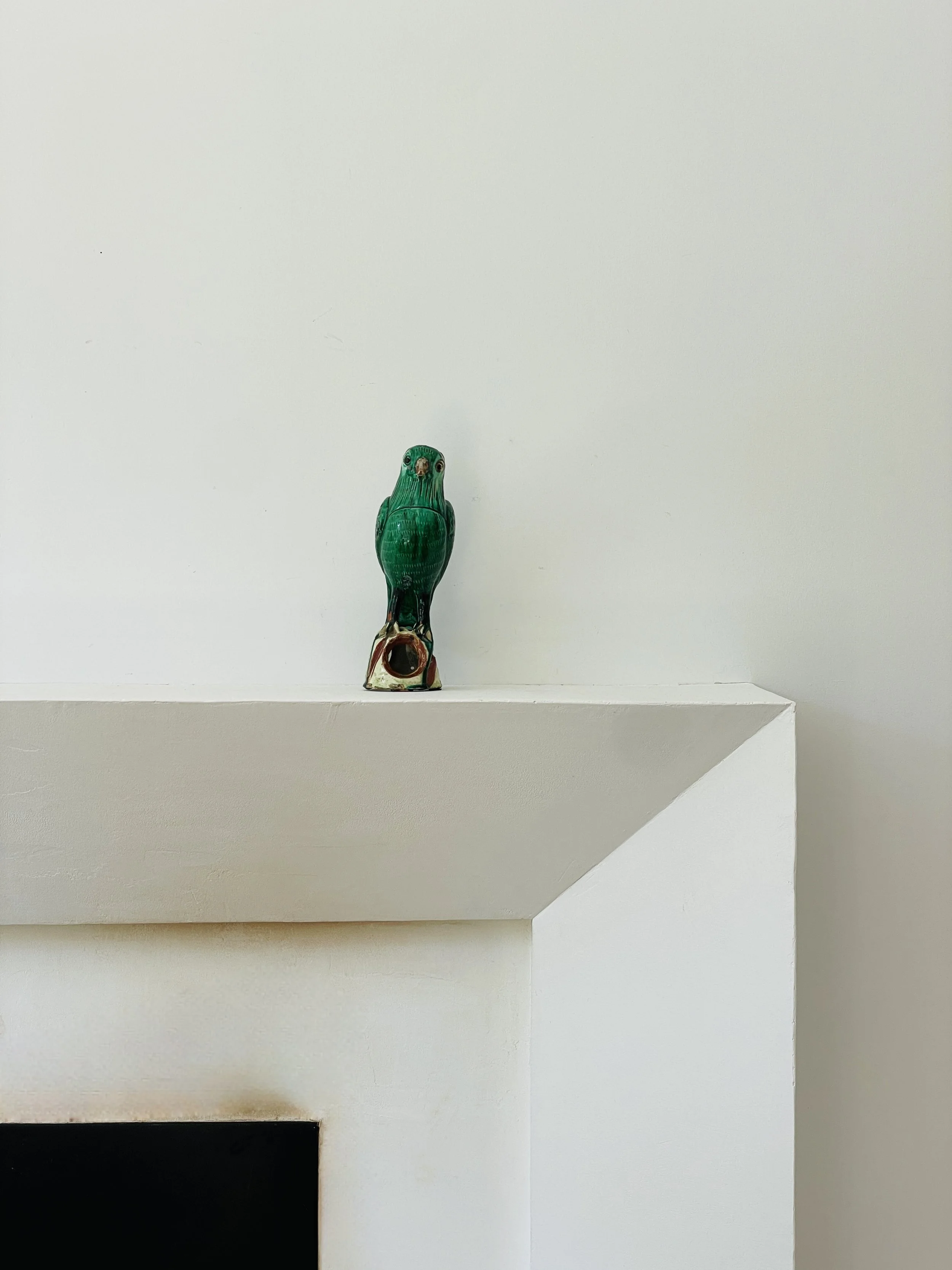 MATERI(A)NTIQUES SMALL CERAMIC EMERALD GREEN CHINESE PARROT STATUE(3).jpg