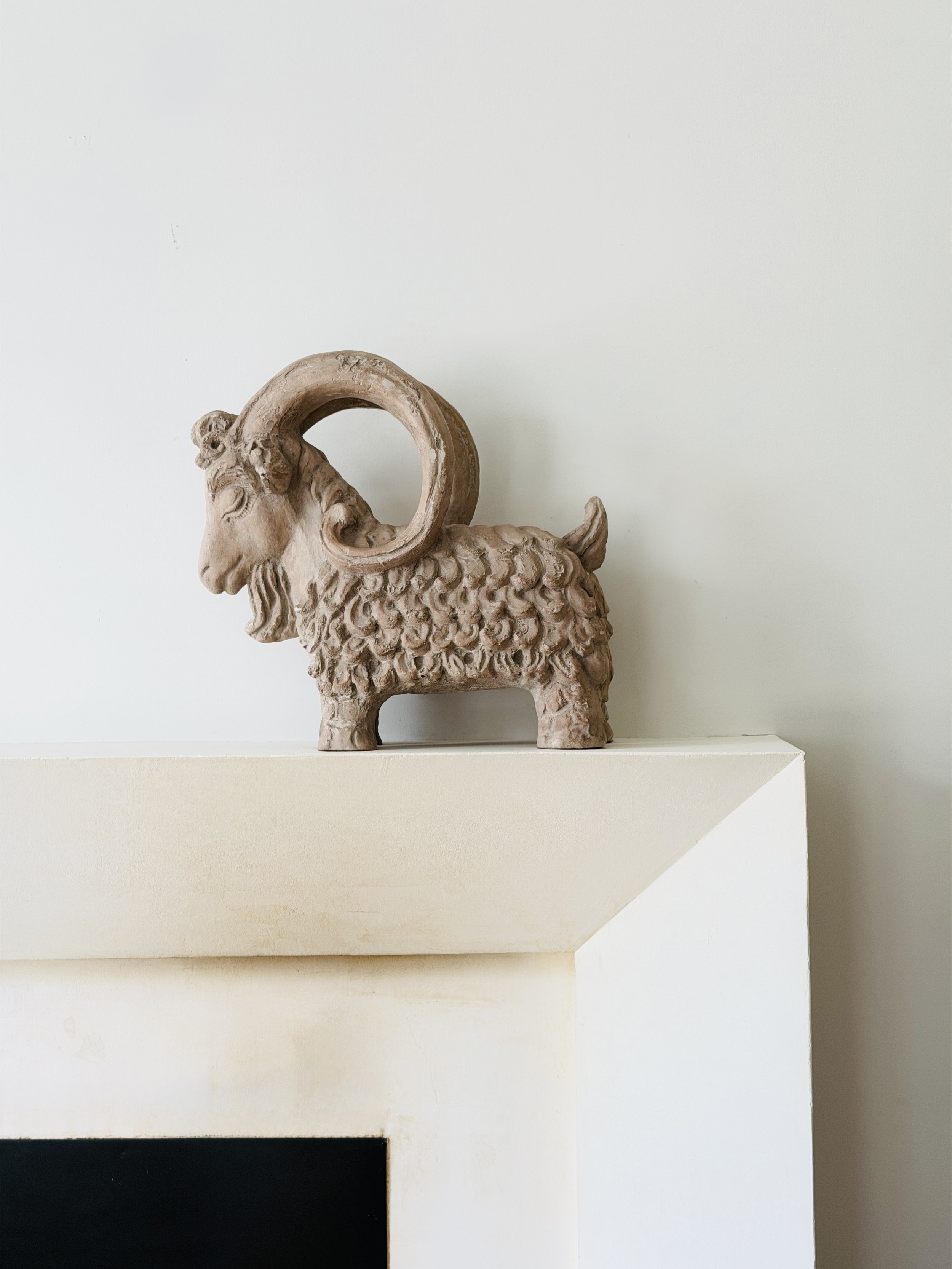 MATERI(A)NTIQUES MEDIUM PALE PINK OUTDOOR CAST RAM FIGURINE 472-A.jpg