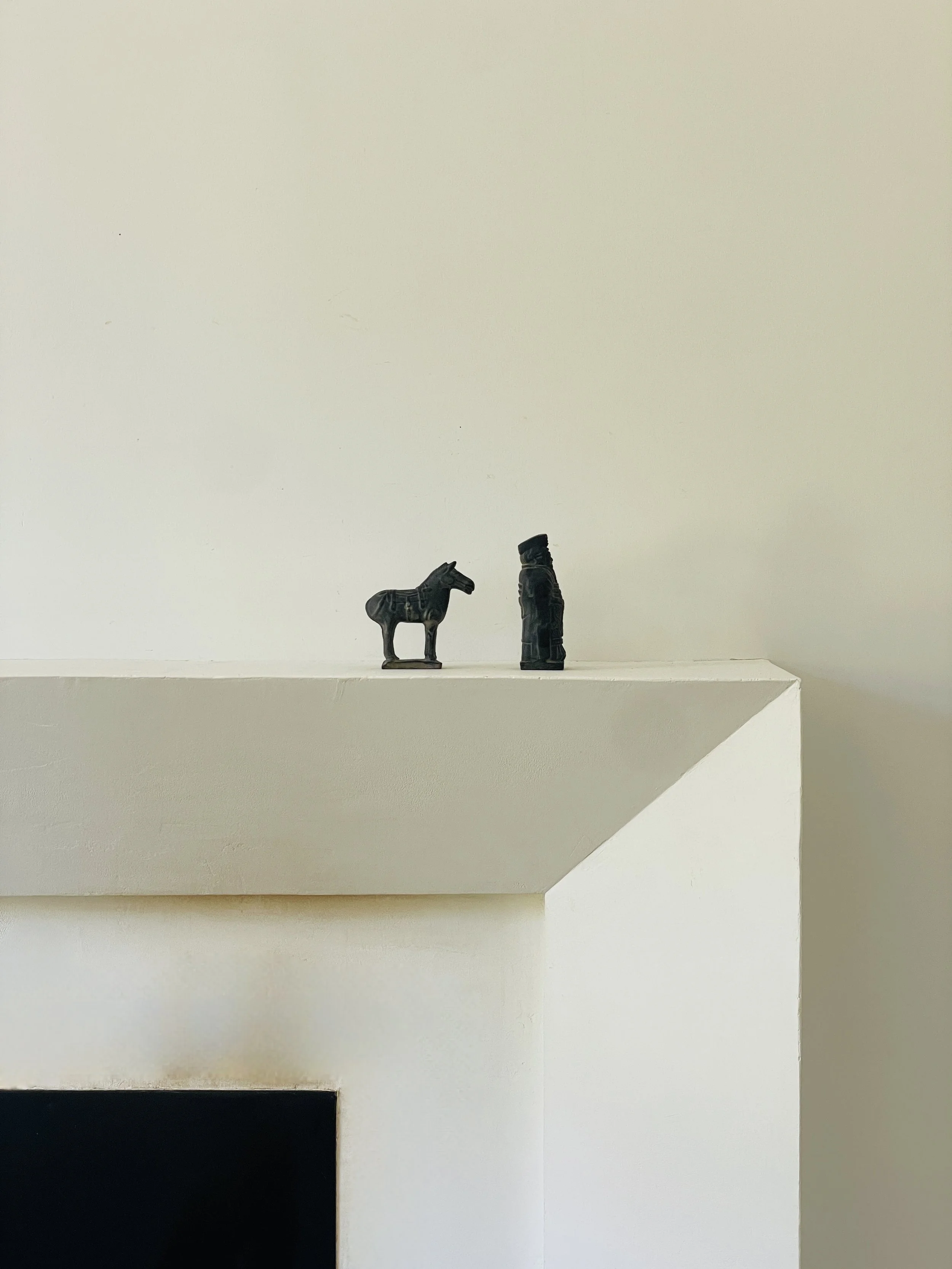 MATERI(A)NTIQUES SMALL CARVED MAN AND HORSE FIGURINES(7).jpg