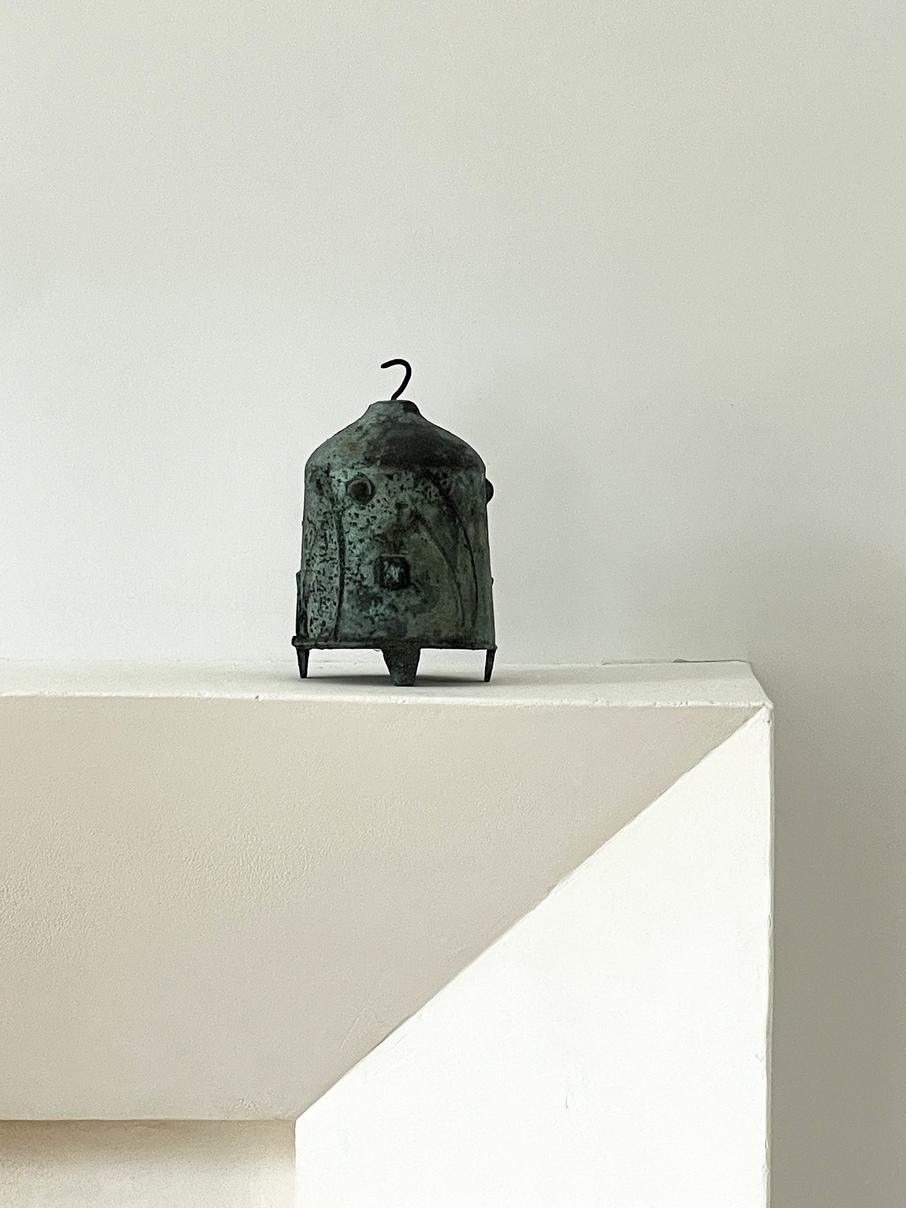 MATERIA-ANTIQUES-BRONZE-FOOTED-BELL-RELEASE-3(4).jpg