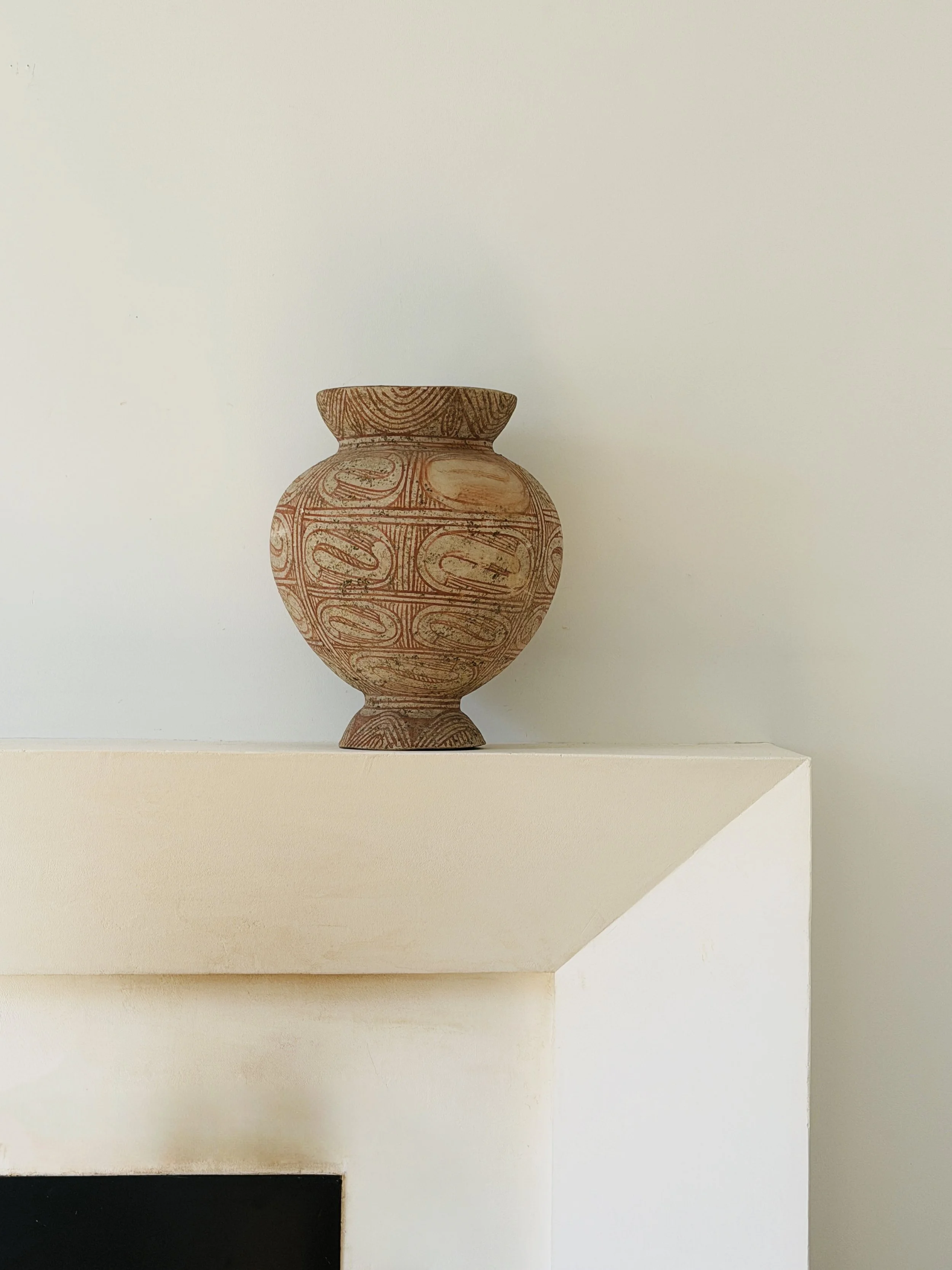 MATERI(A)NTIQUES MEDIUM THAI FOOTED VESSEL WITH PATTERN.jpg