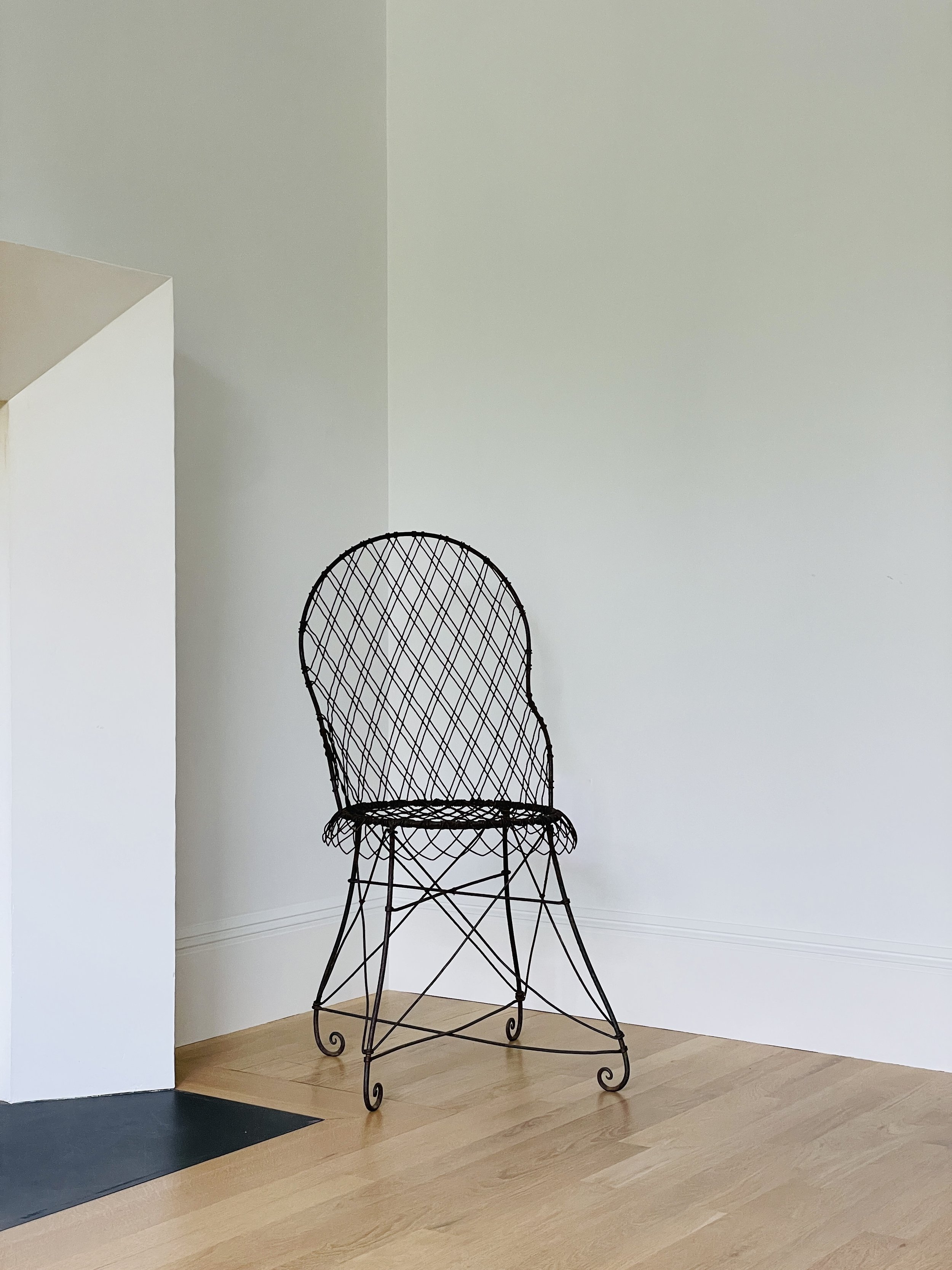 MATERI(A)NTIQUES BLACK WIREWORK OUTDOOR CHAIR SET(7).jpg