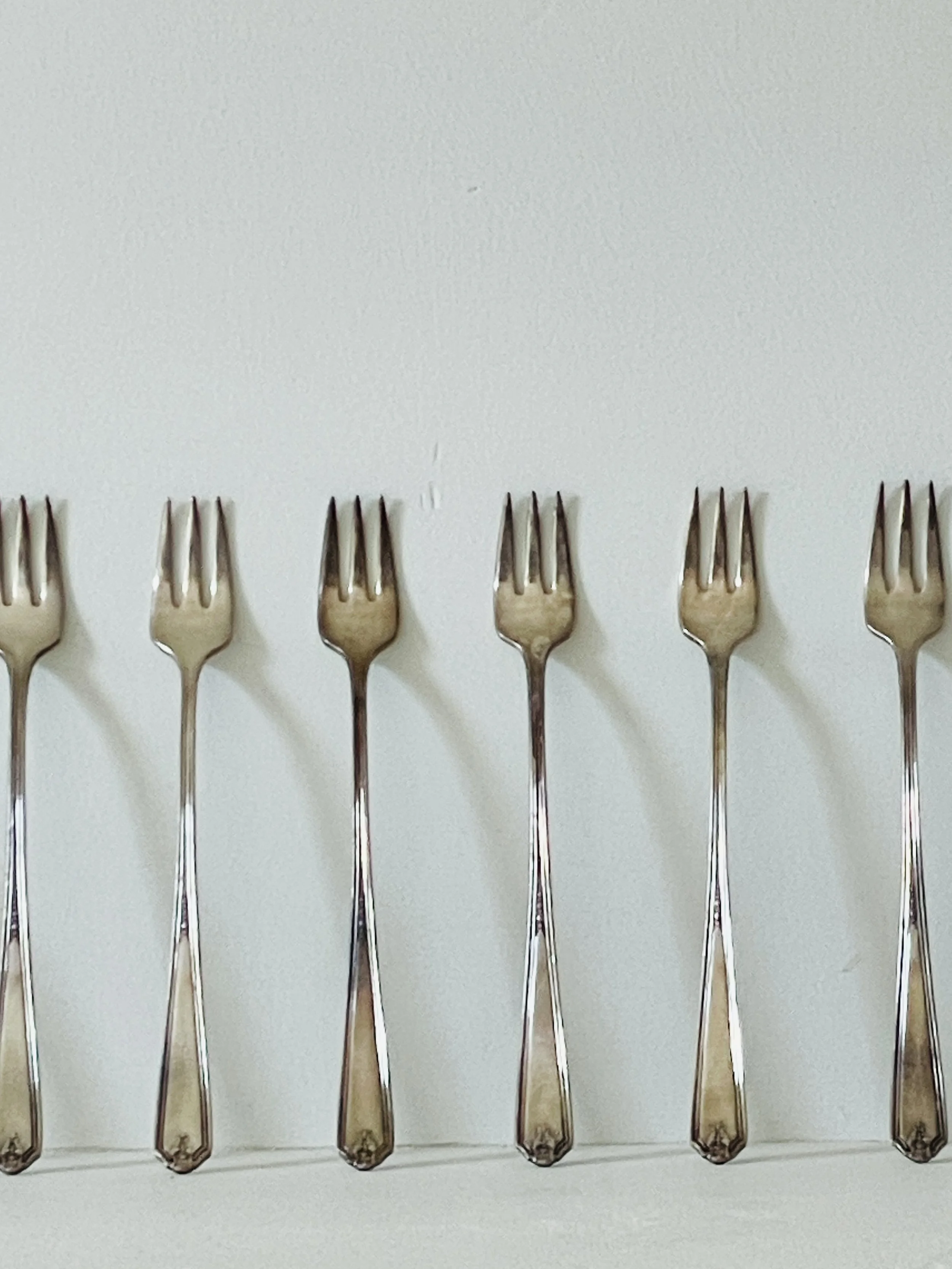 MATERI(A)NTIQUES SILVER PLATE SMALL SERVING FORK SET OF 7(3).jpg