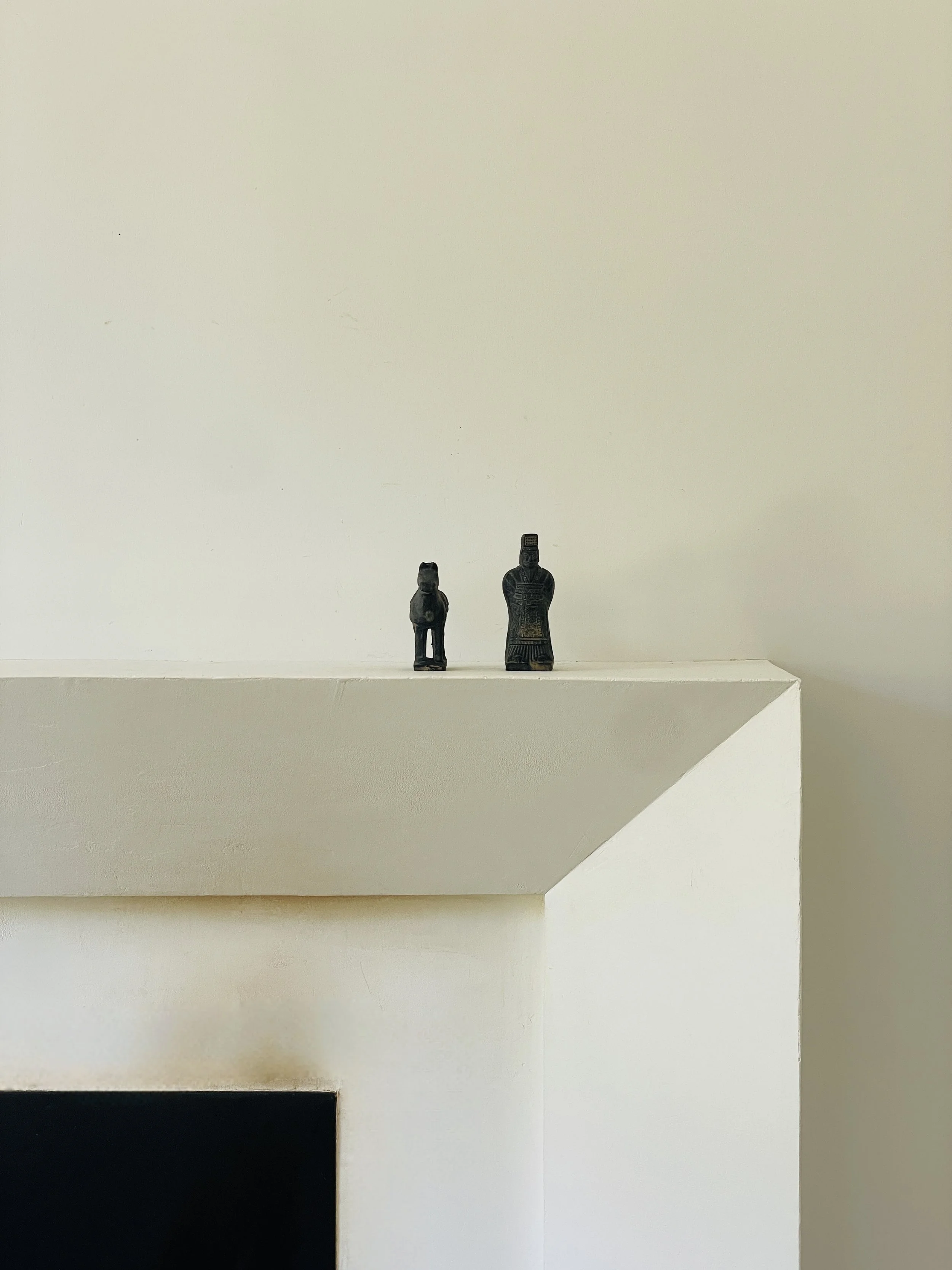 MATERI(A)NTIQUES SMALL CARVED MAN AND HORSE FIGURINES(4).jpg