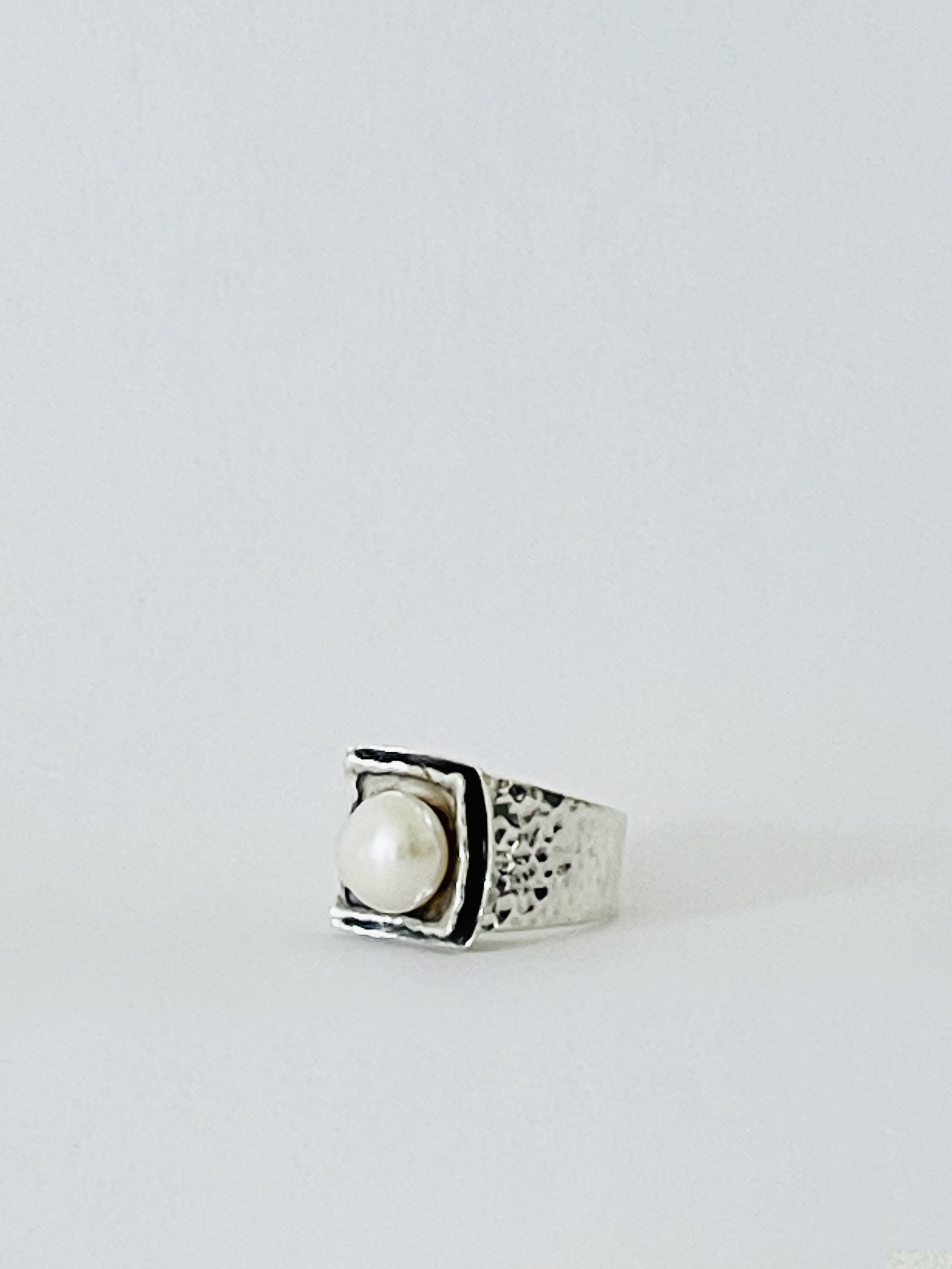 MATERI(A)NTIQUES STERLING AND PEARL SQUARE FACE RING; SIZE 5.5.jpg