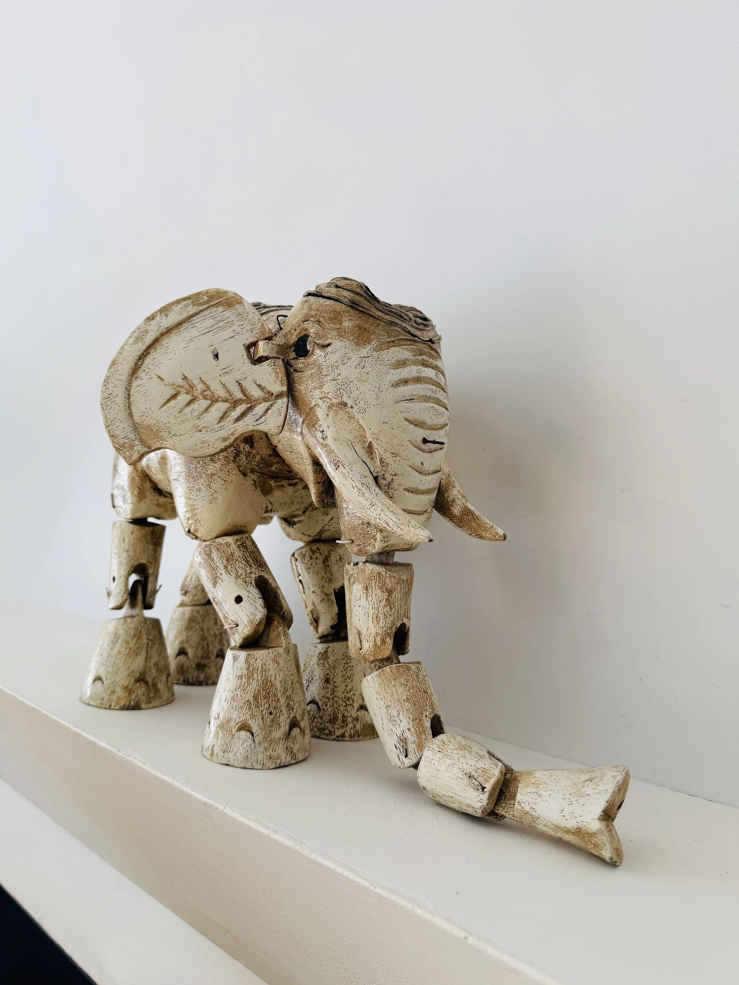 MATERI(A)NTIQUES LARGE IVORY CARVED WOOD MOBILE JOINT ELEPHANT FIGURINE.4.jpg