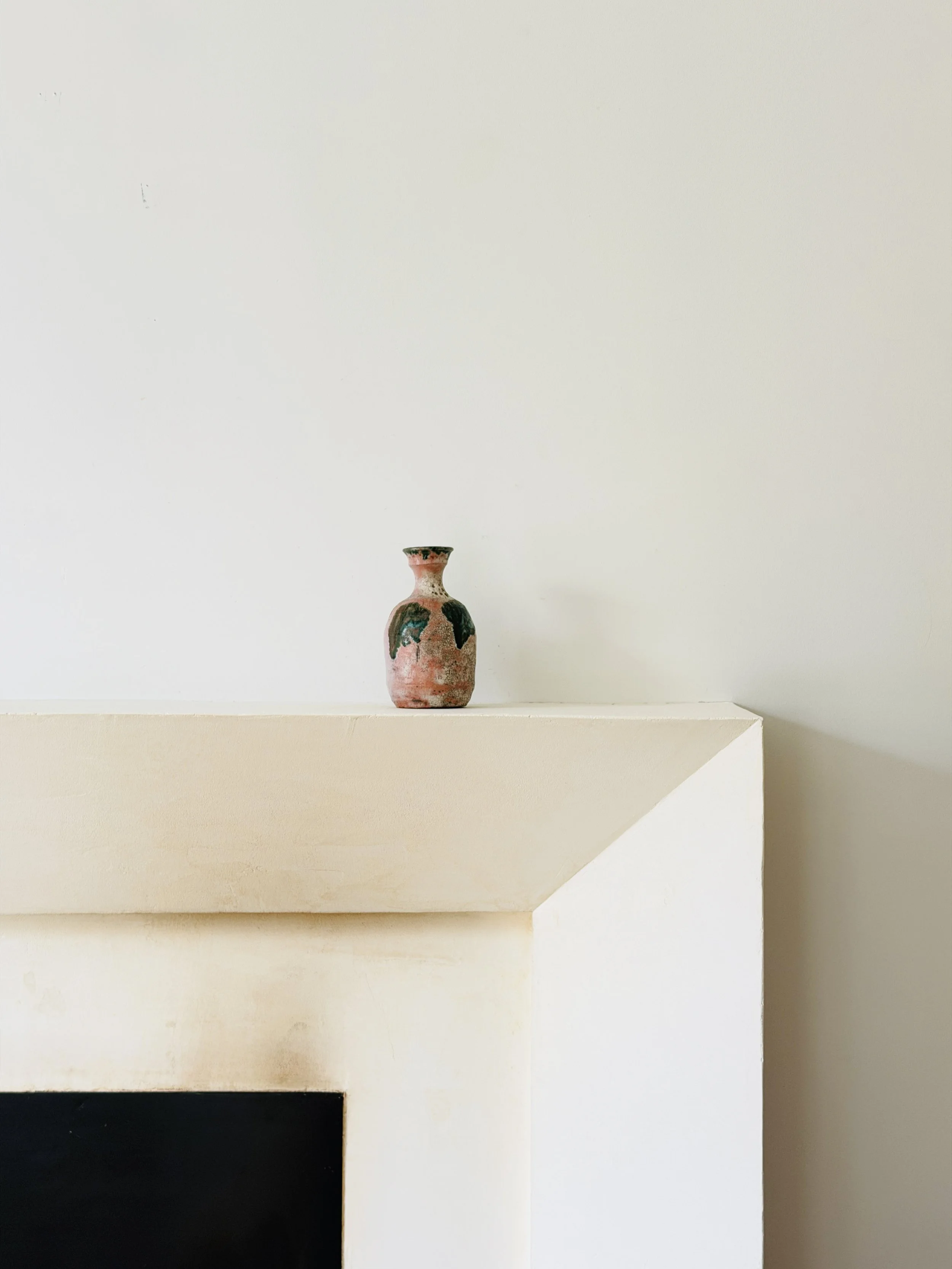MATERI(A)NTIQUES SMALL PINK AND GREEN STUDIO POTTERY VESSEL 530-A.jpg