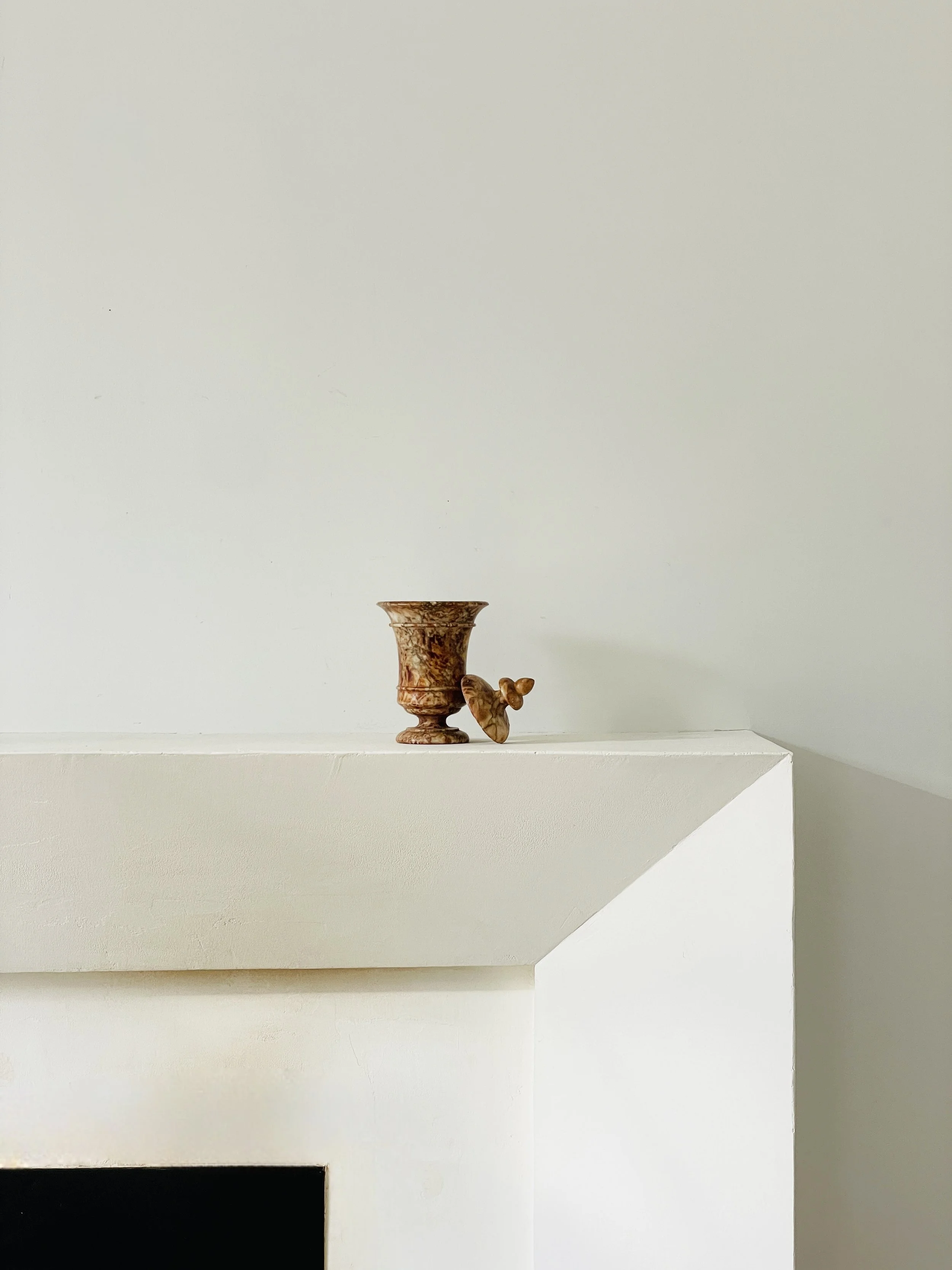 MATERI(A)NTIQUES MEDIUM RED STONE LIDDED URN(3).jpg