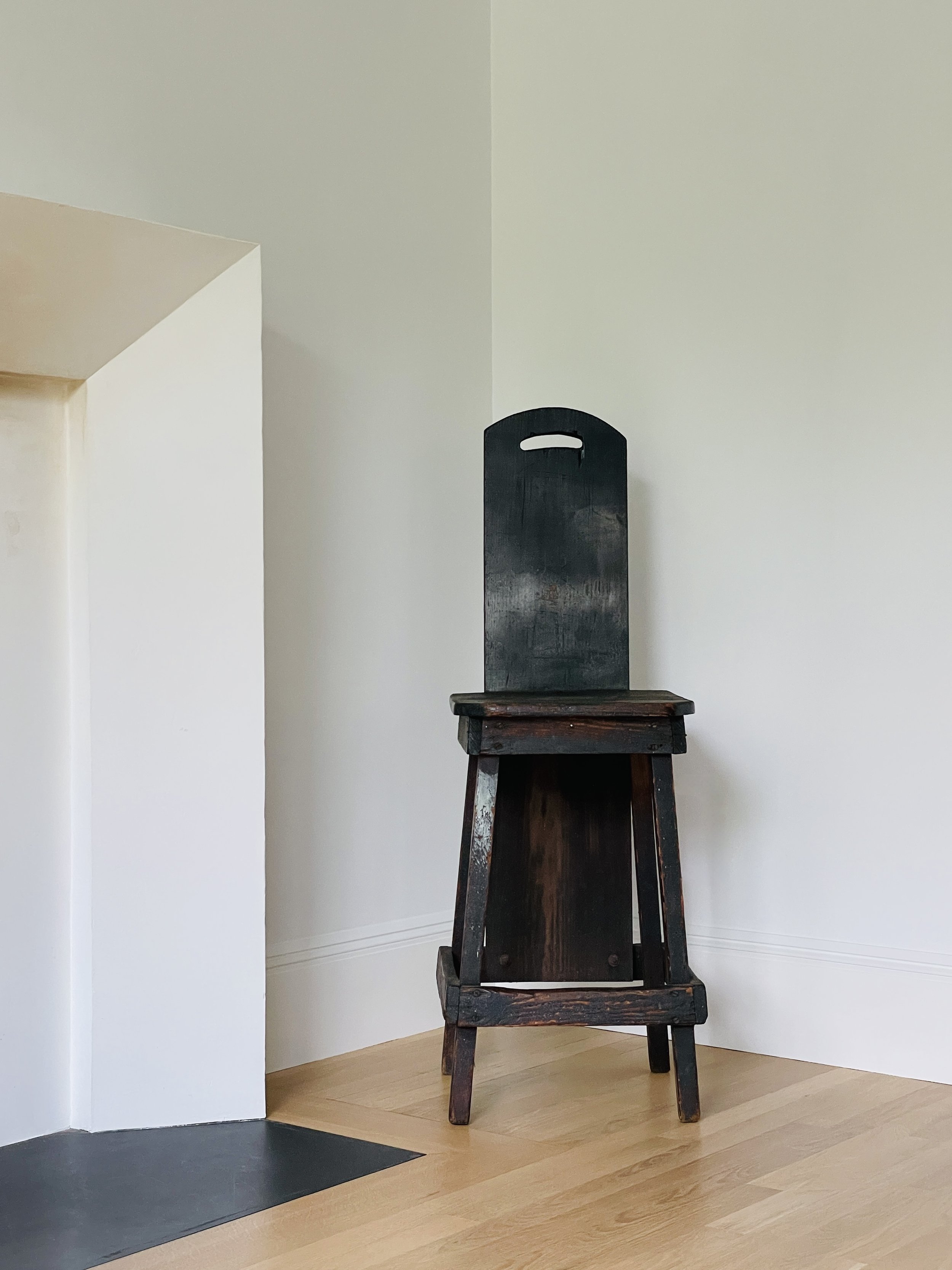MATERI(A)NTIQUES BLACK PAINTED WOODEN STOOL WITH ROUND HANDLE(6).jpg