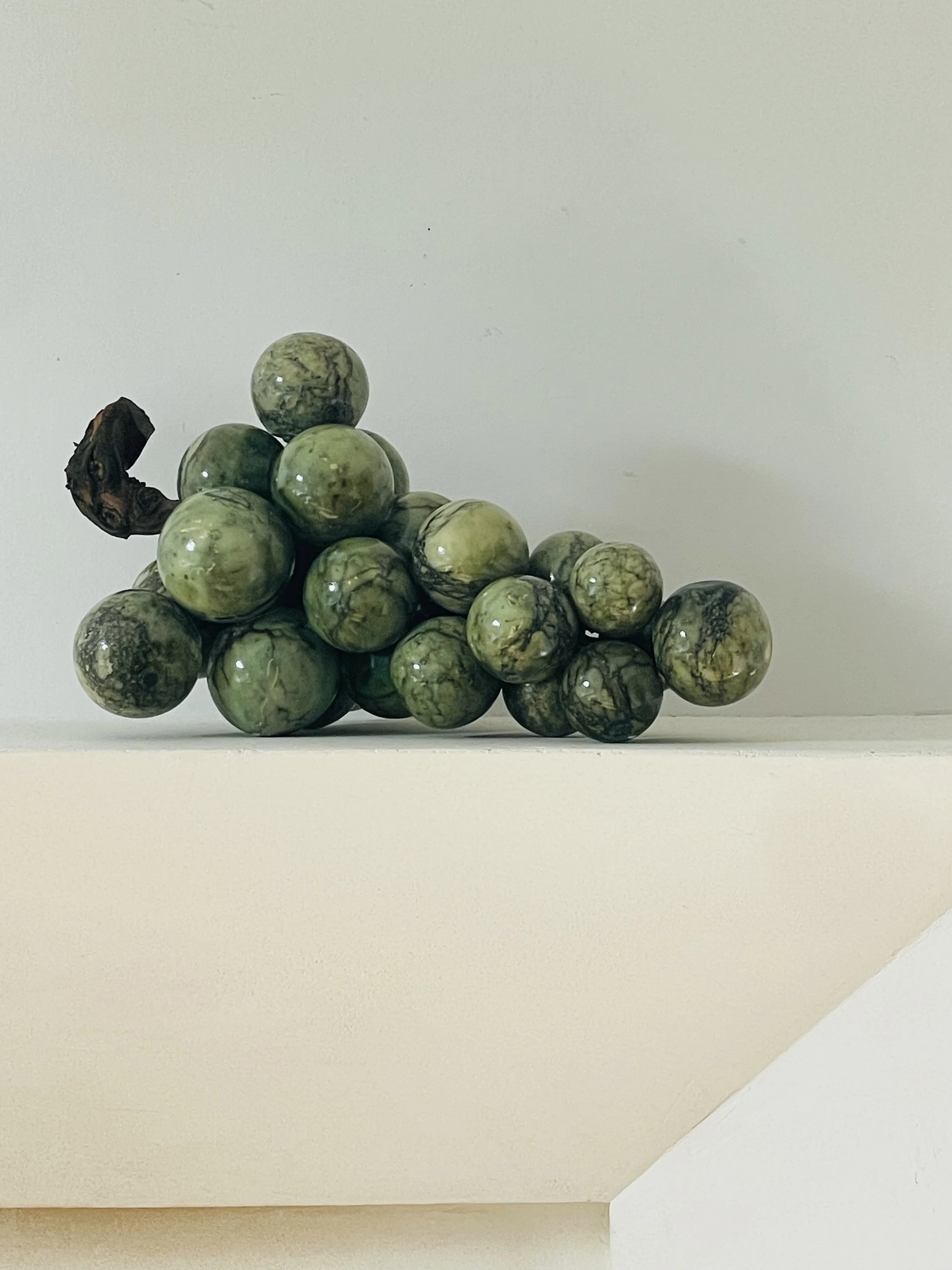 MATERI(A)NTIQUES LARGE GREEN STONE AND WIRE WORK GRAPE CLUSTER(5).jpg