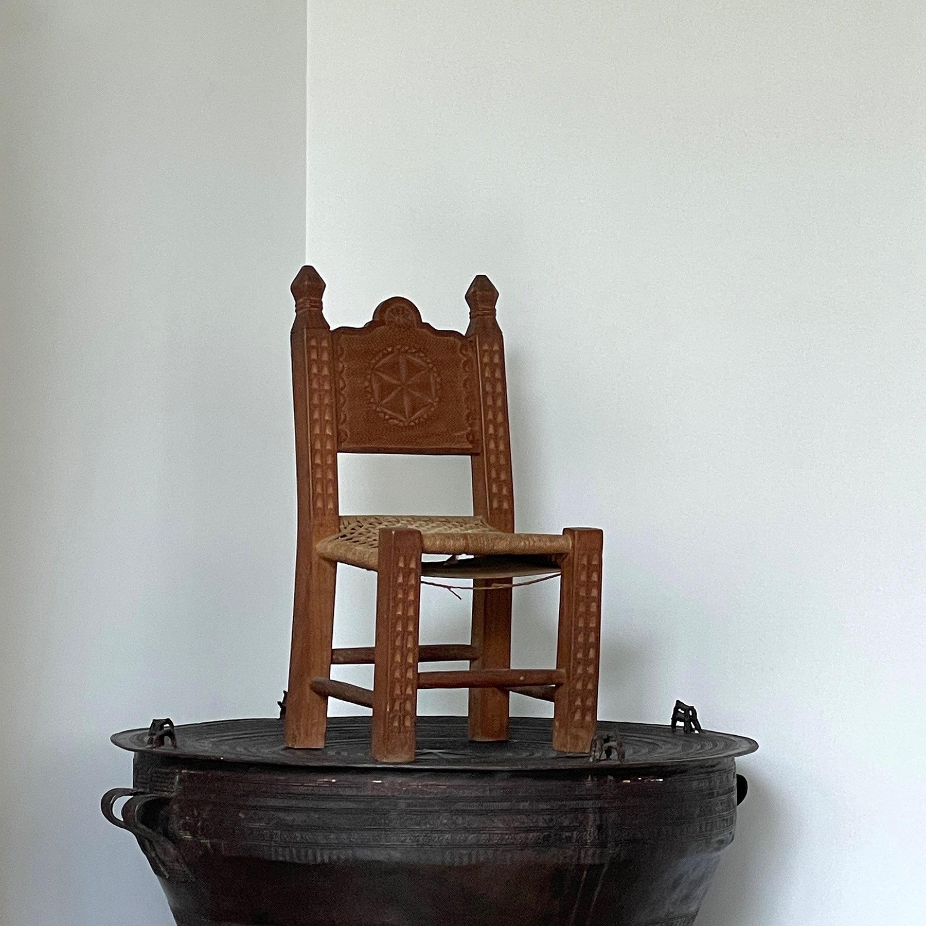 MATERI%28A%29NTIQUES+CHILDREN%27S+PRIMITIVE+CANE+AND+TROPICAL+WOOD+CHAIR%285%29.jpg