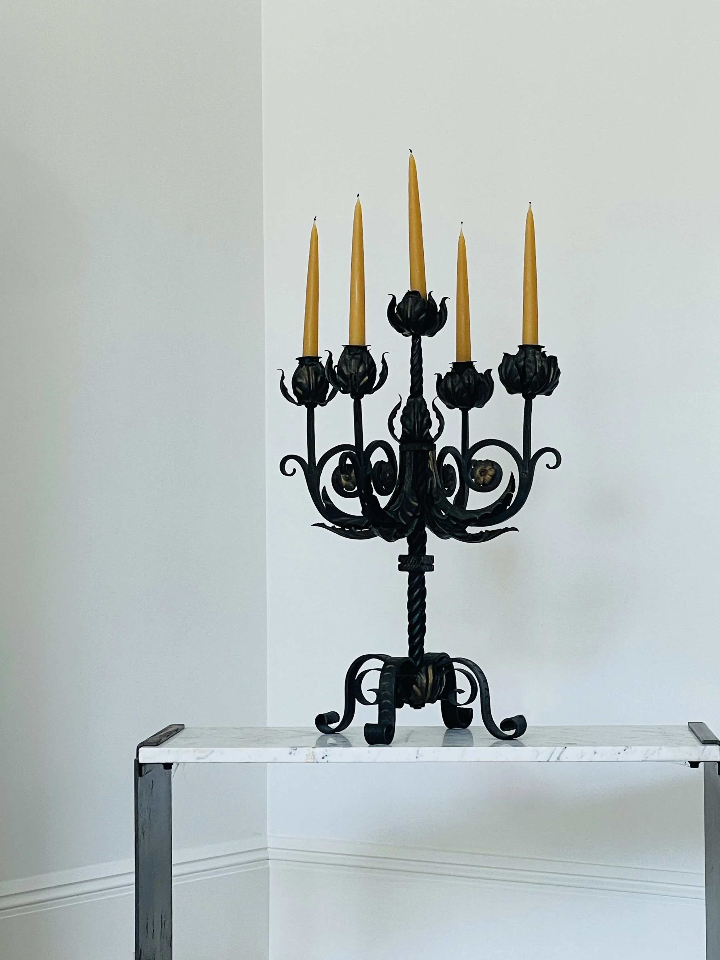 MATERI(A)NTIQUES LARGE BLACK IRON FLORAL FIVE ARM CANDELABRA(5).jpg