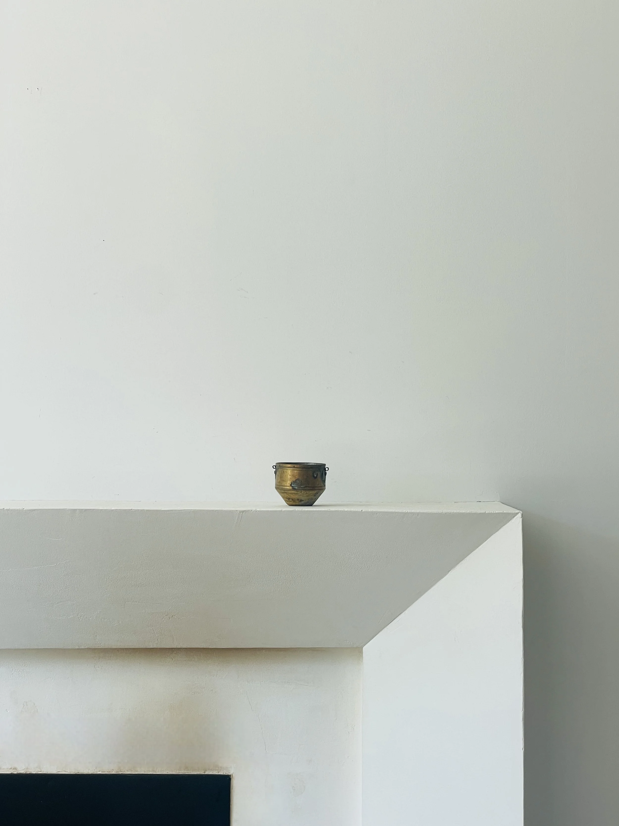MATERI(A)NTIQUES SMALL BRASS VESSLE WITH TINY HANDLES.jpg