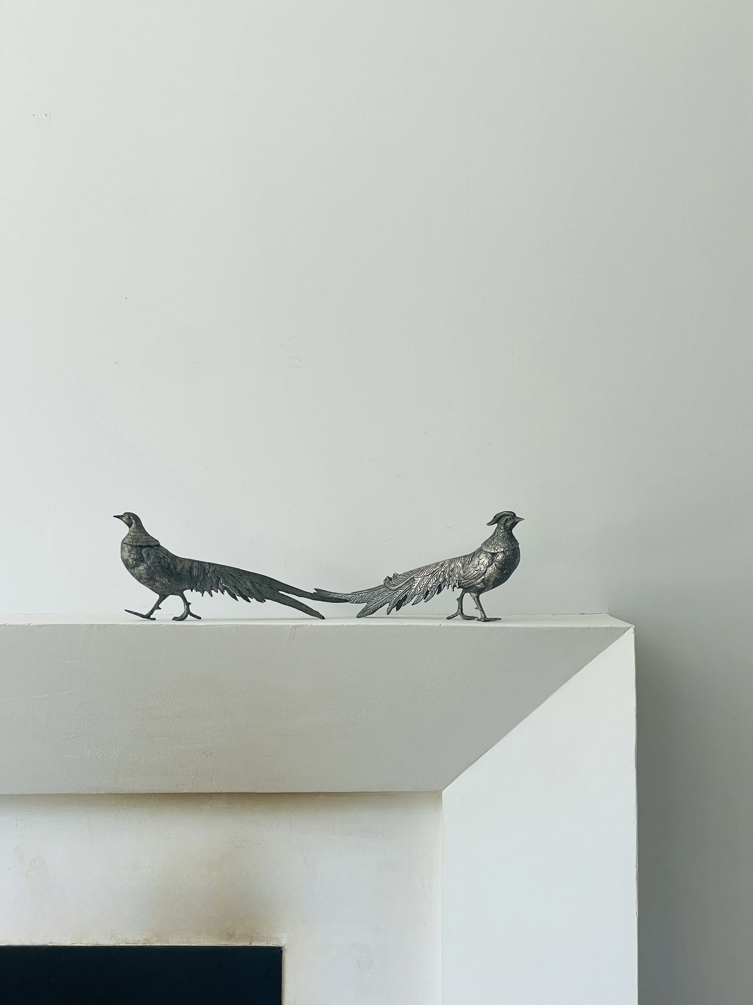 MATERI(A)NTIQUES LARGE METAL PHEASANT PAIR.jpg