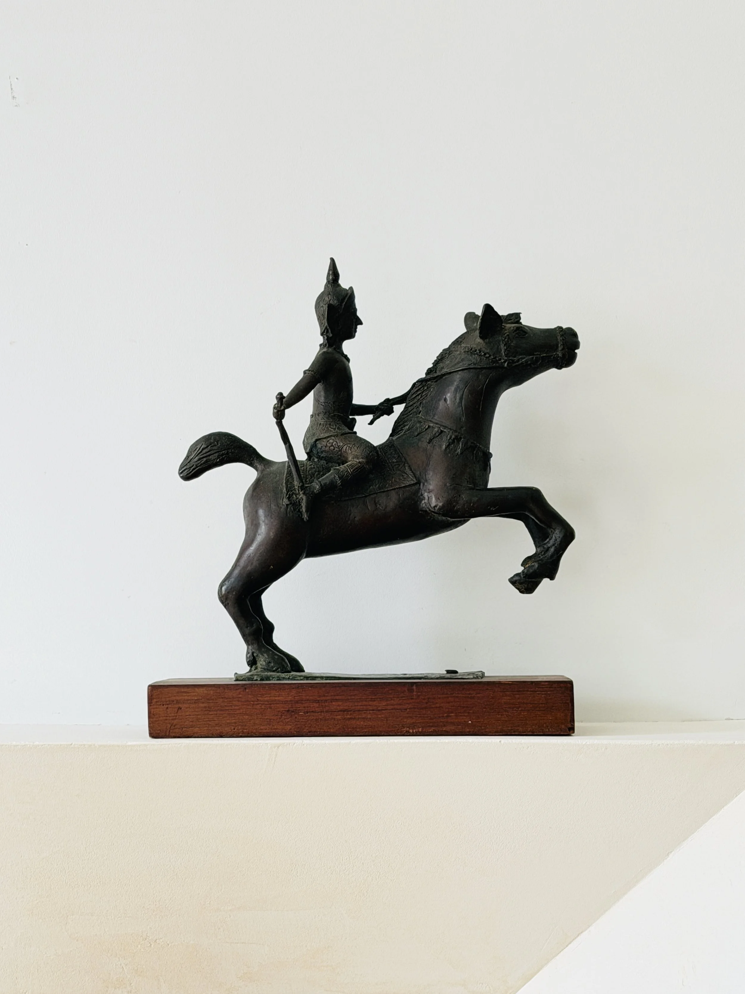 MATERI(A)NTIQUES LARGE BRONZE MAN GALLOPING ON HORSE WITH WOODEN STAND ...