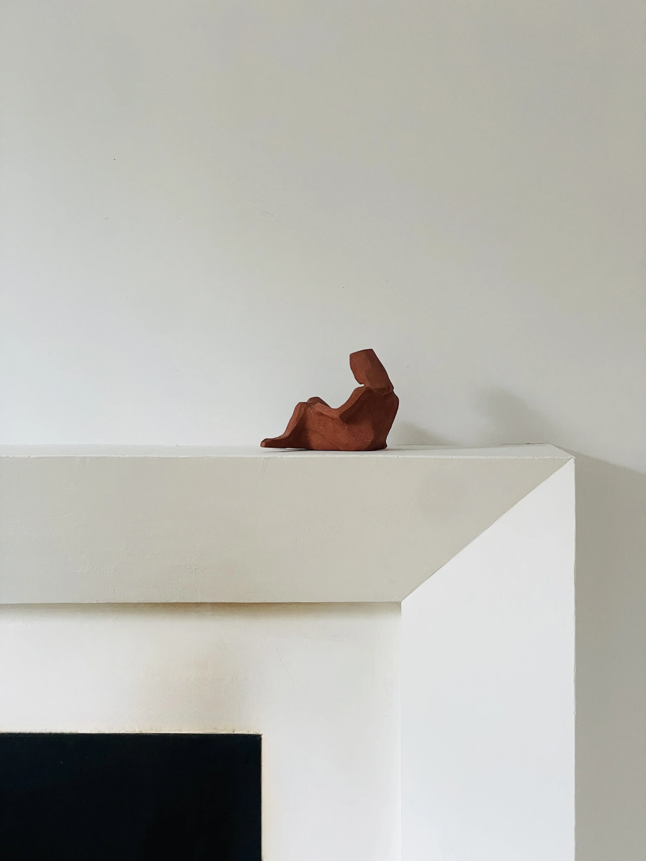 MATERI(A)NTIQUES SMALL TERRA COTTA SEATED FEMALE FIGURE SCULPTURE(4).jpg