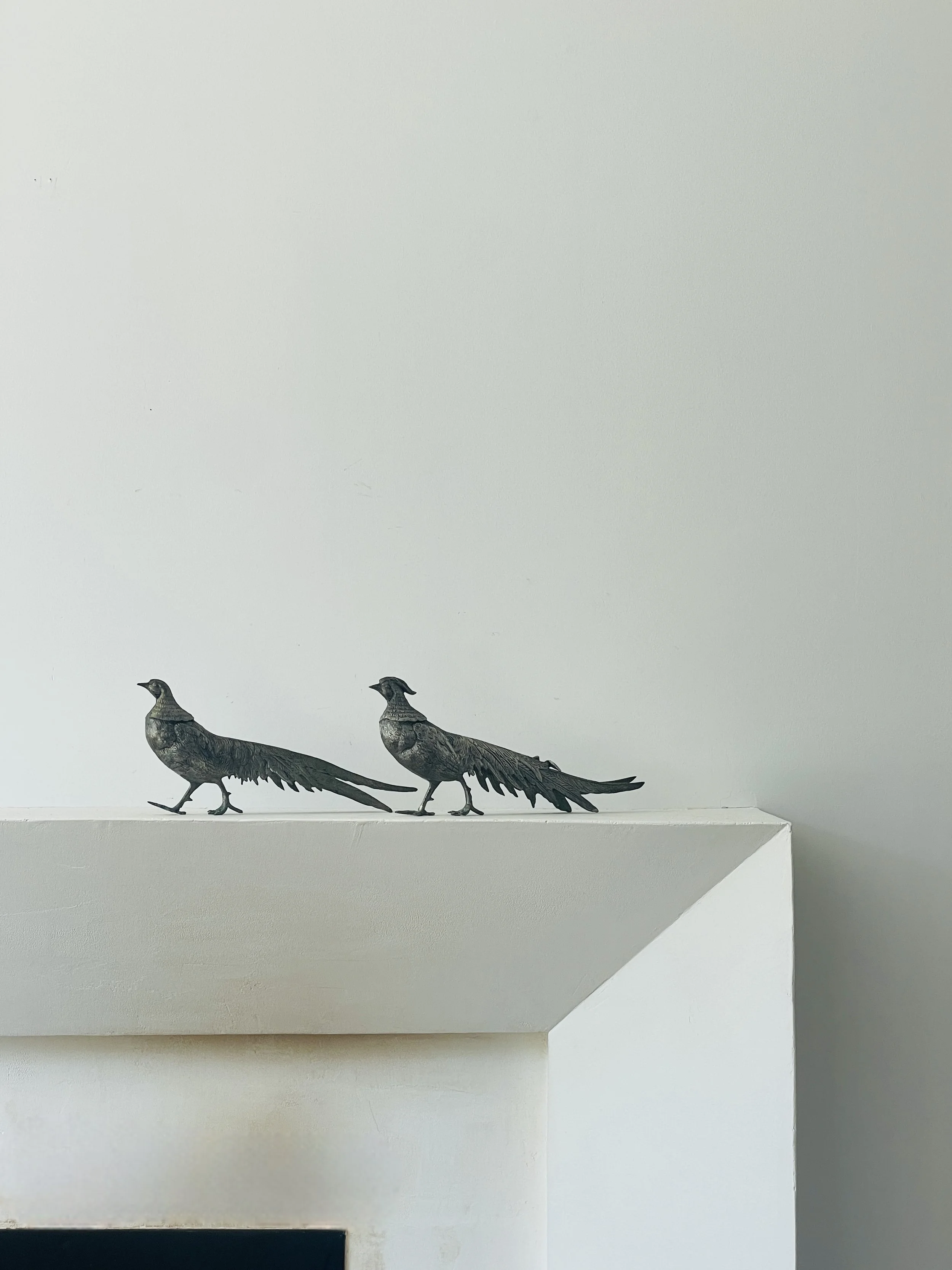 MATERI(A)NTIQUES LARGE METAL PHEASANT PAIR(2).jpg