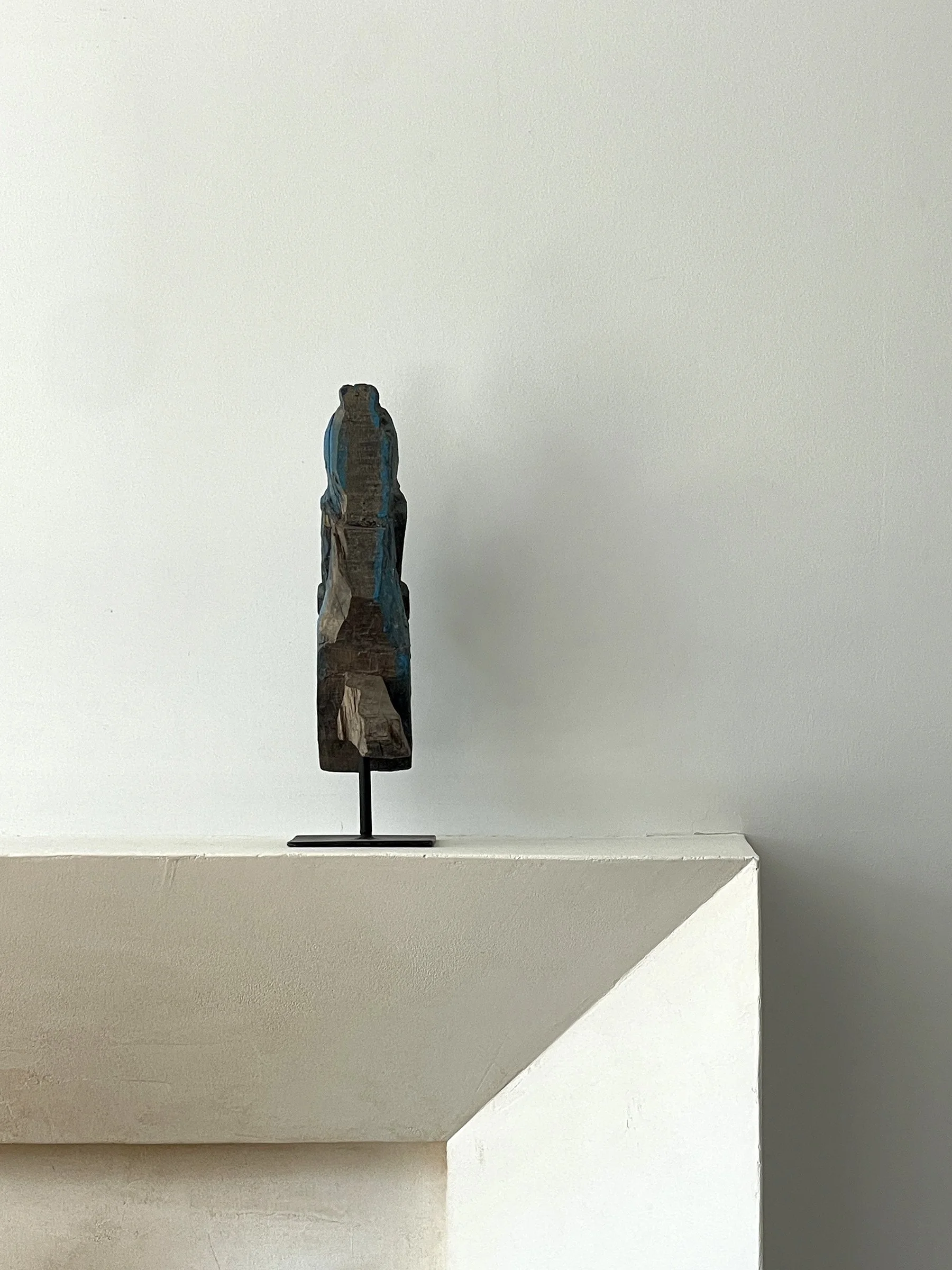 MATERI(A)NTIQUES WOODEN HORSEHEAD DECORATIVE FRAGMENT ON BAS